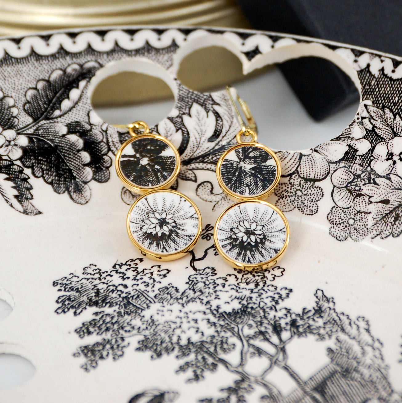 Boucles d'oreilles "Composition graphique", finition or