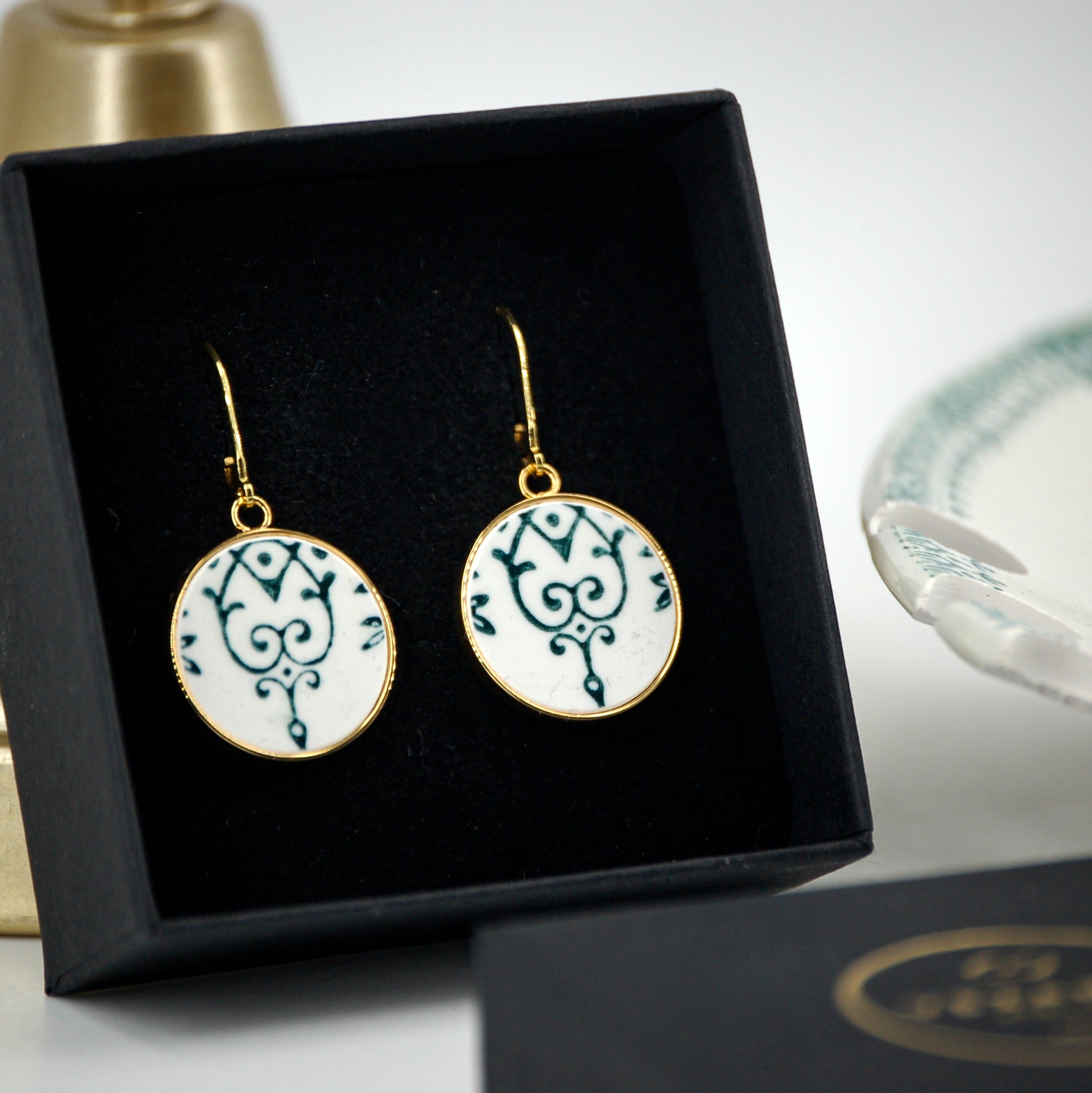 Boucles d'oreilles "Motifs graphiques d'arabesques", finition or