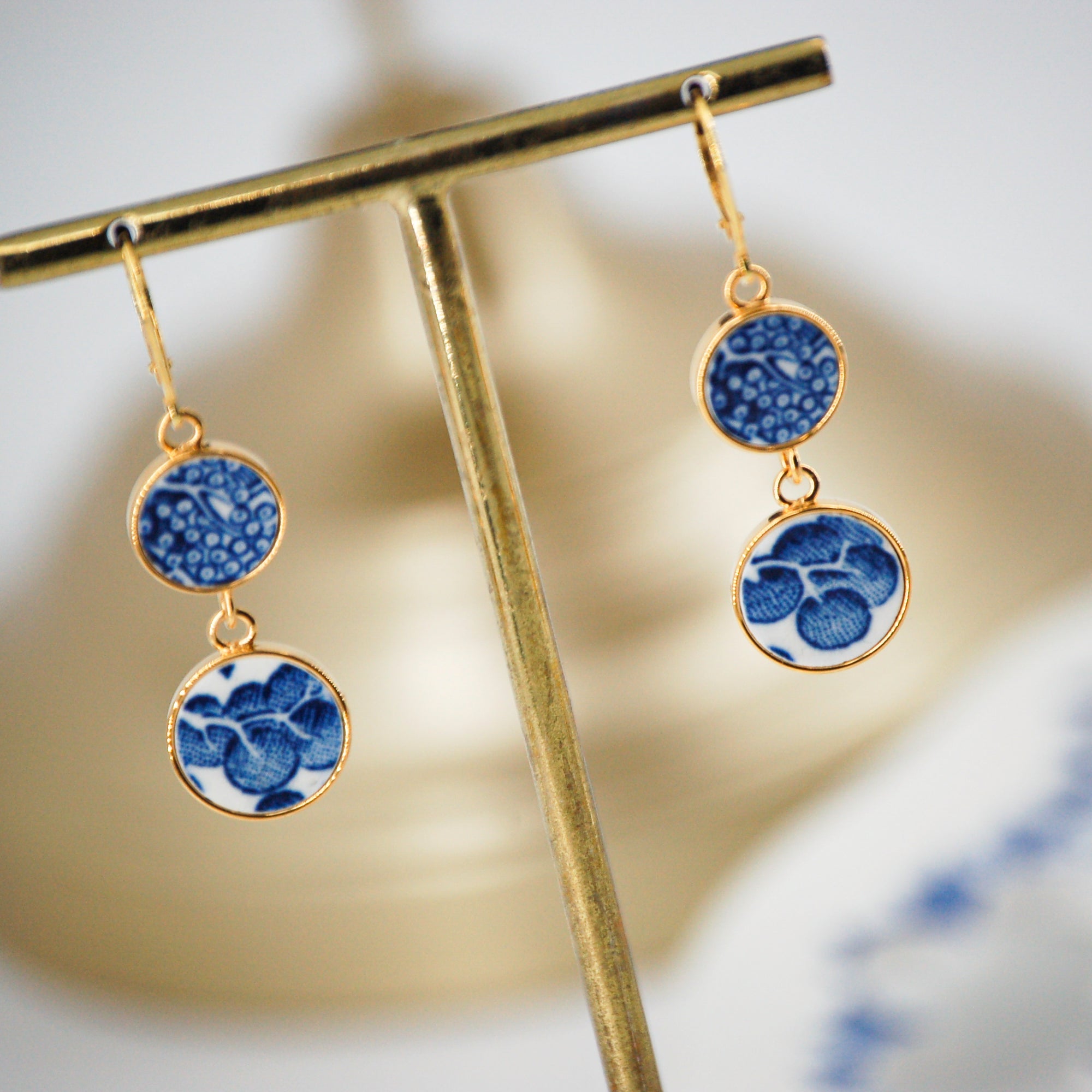 Boucles d'oreilles "Baies bleues", finition or