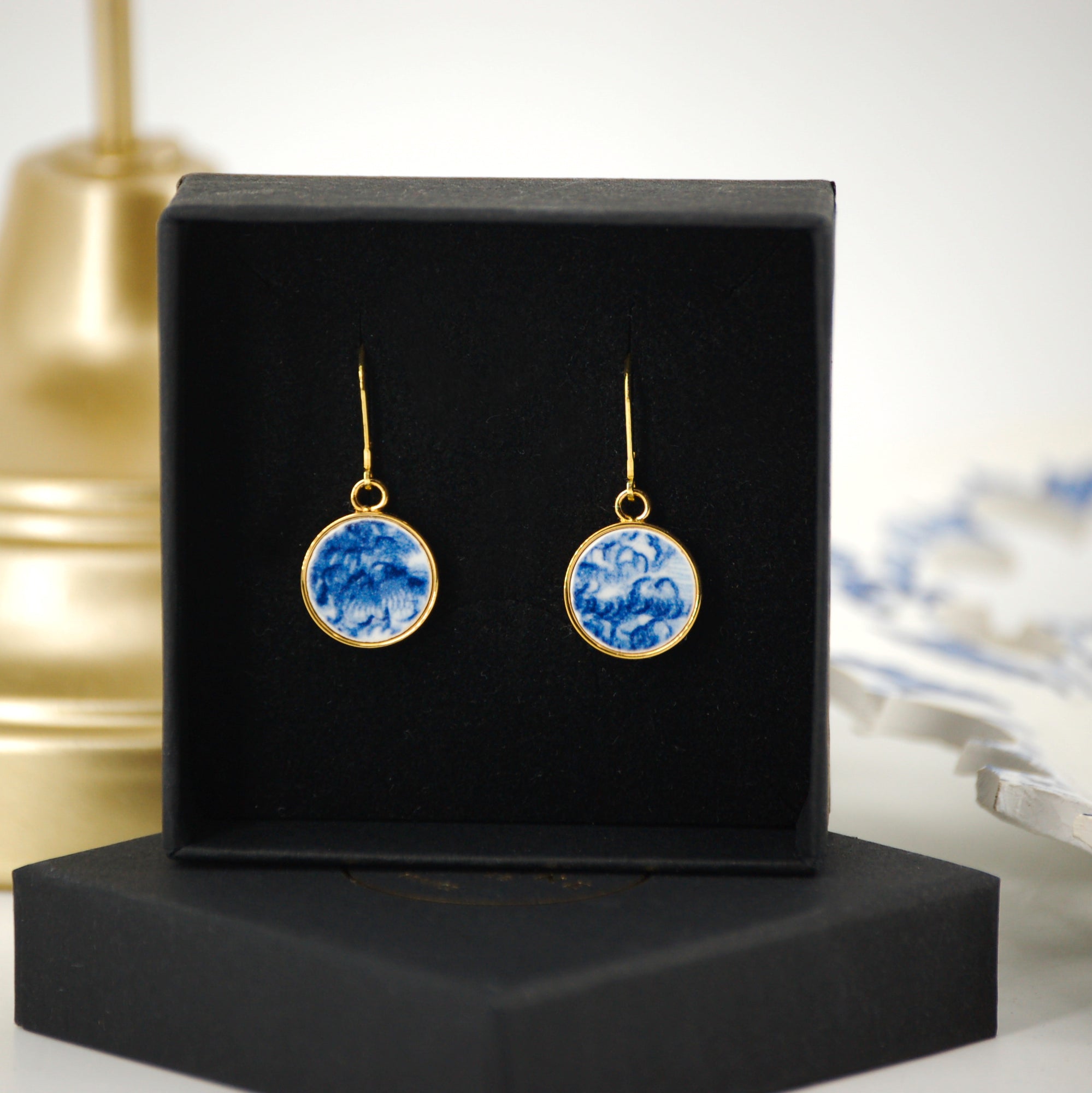 Boucles d'oreilles "Feuillage bleu", finition or