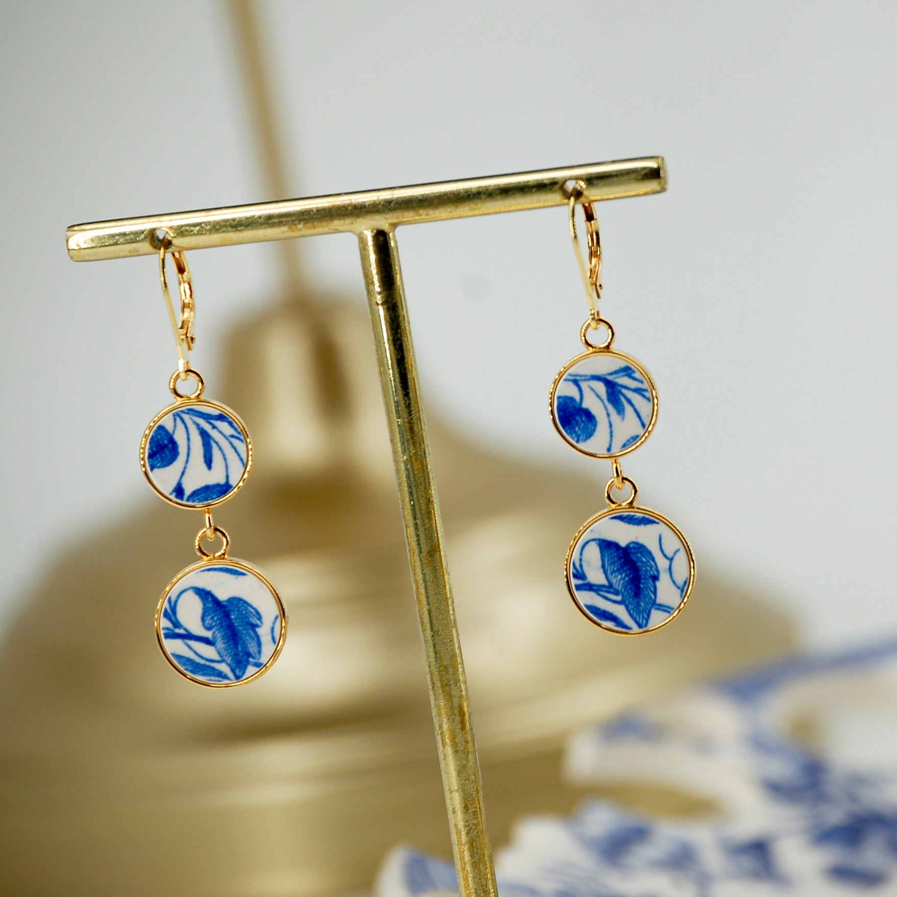 Boucles d'oreilles "Feuilles bleues", finition or