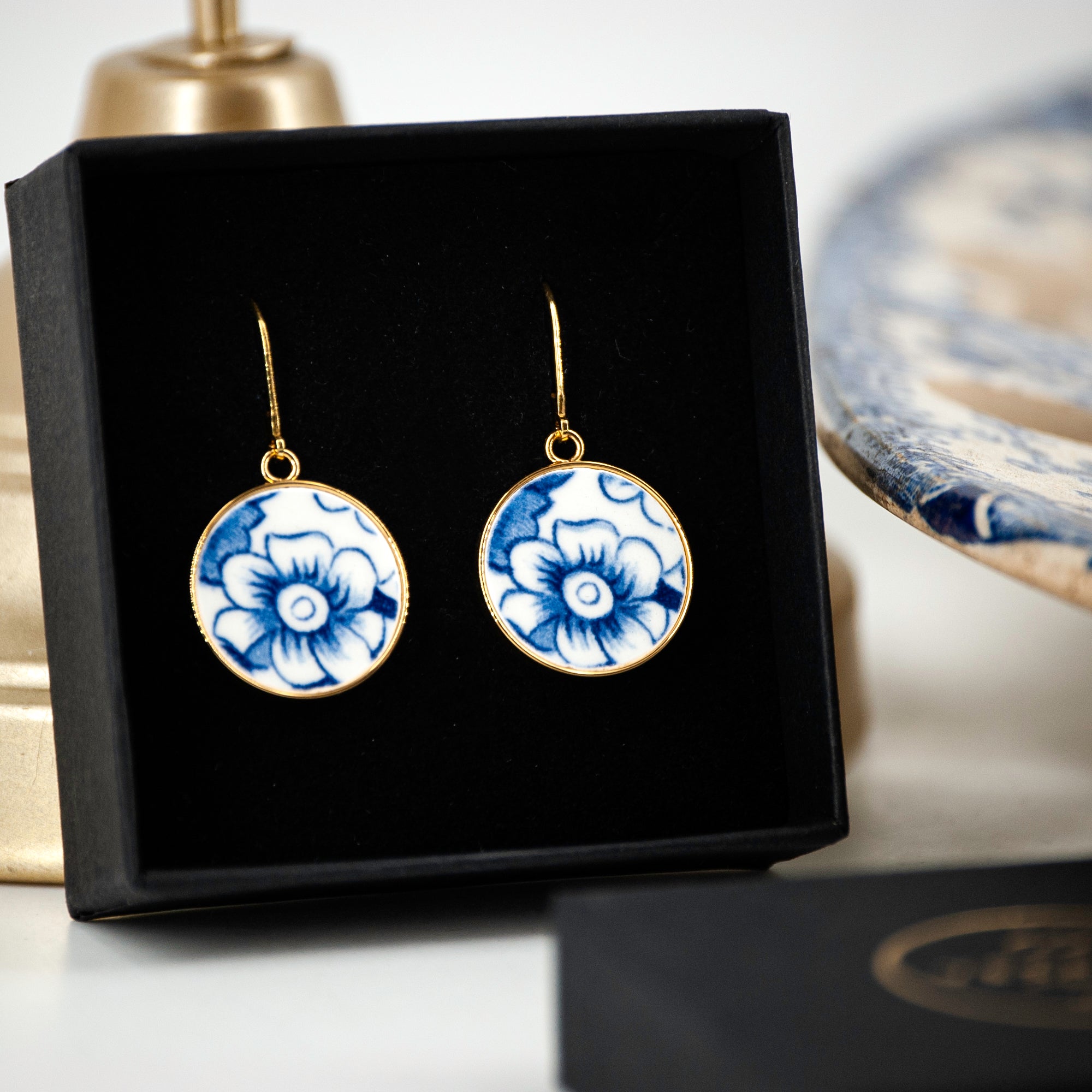 Boucles d'oreilles "Fleurs bleues", finition or