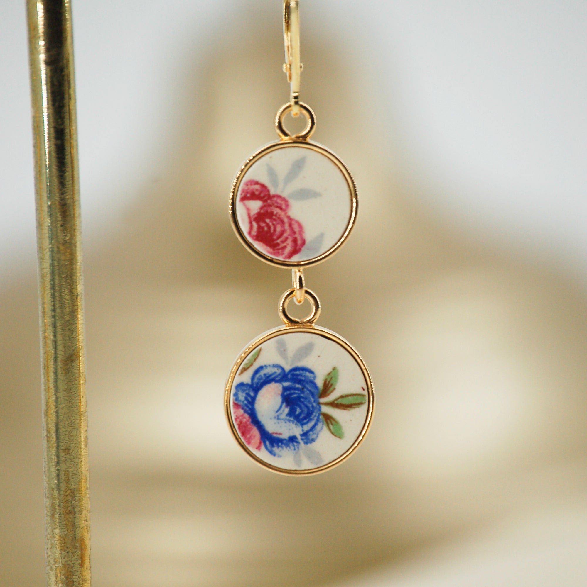 Boucles d'oreilles "Composition de fleurs", finition or