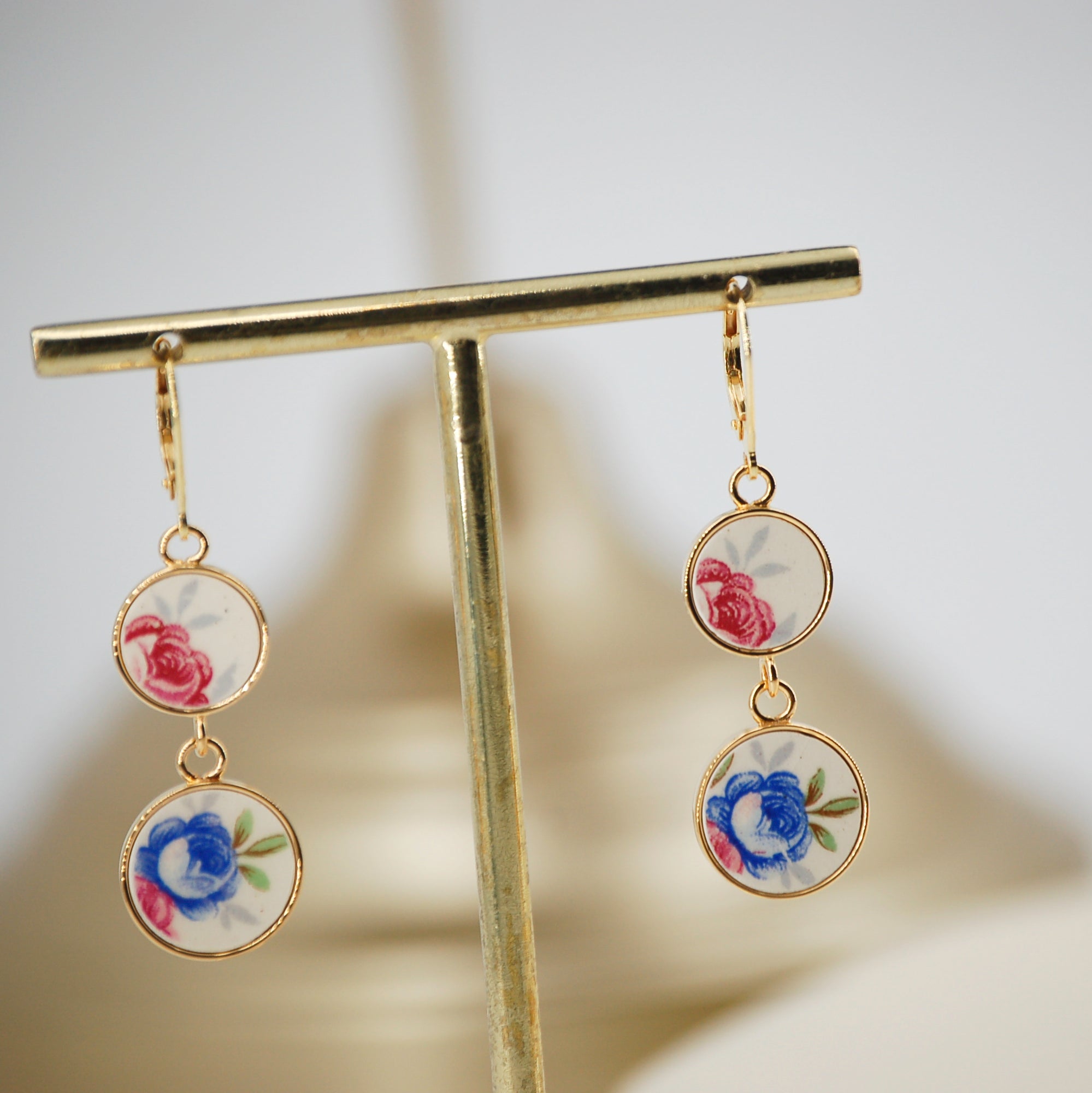 Boucles d'oreilles "Composition de fleurs", finition or