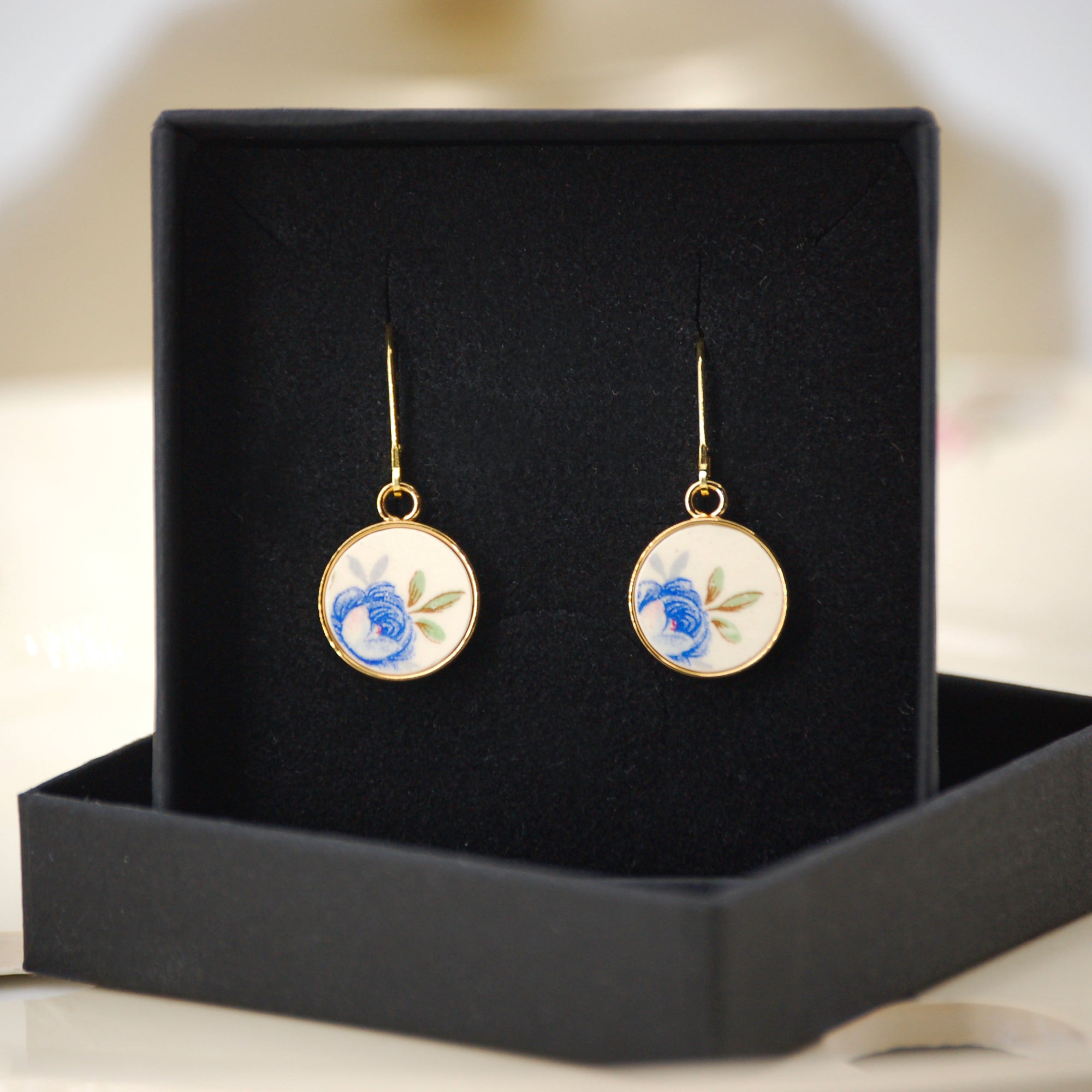 Boucles d'oreilles "Petites fleurs bleues", finition or