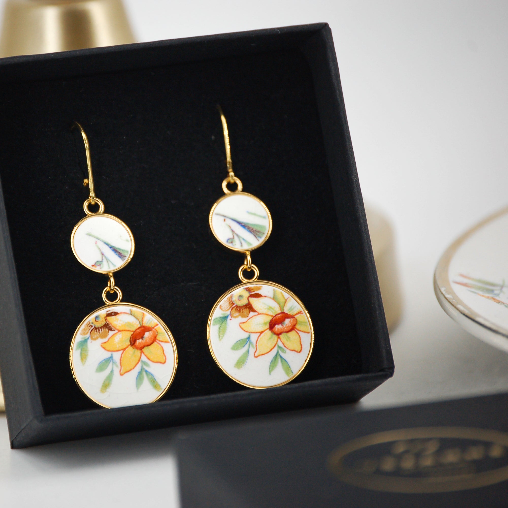 Boucles d'oreilles "Bouquet de fleurs de lys", finition or