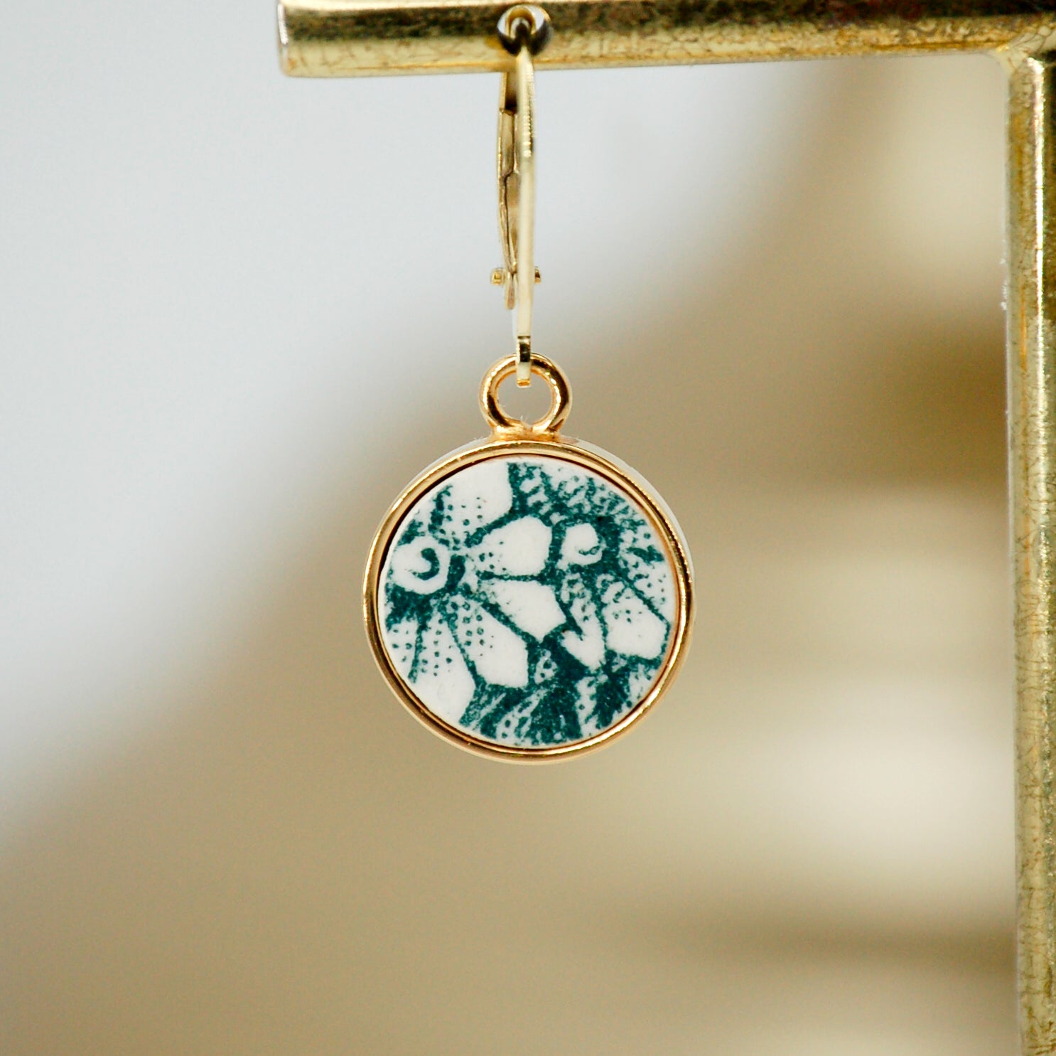 Boucles d'oreilles "Petites fleurs vertes", finition or