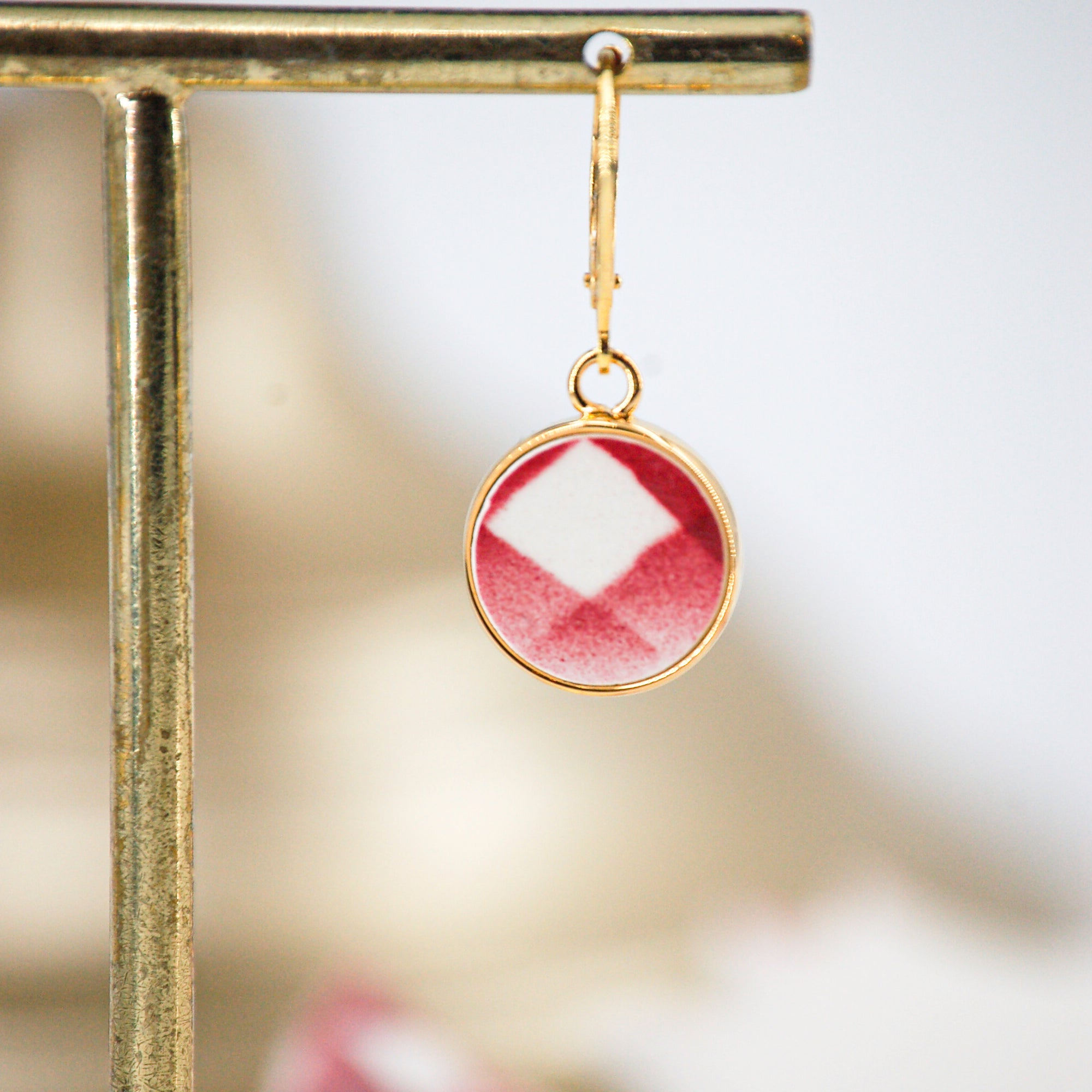Boucles d'oreilles "Motifs de losanges en vieux rose", finition or