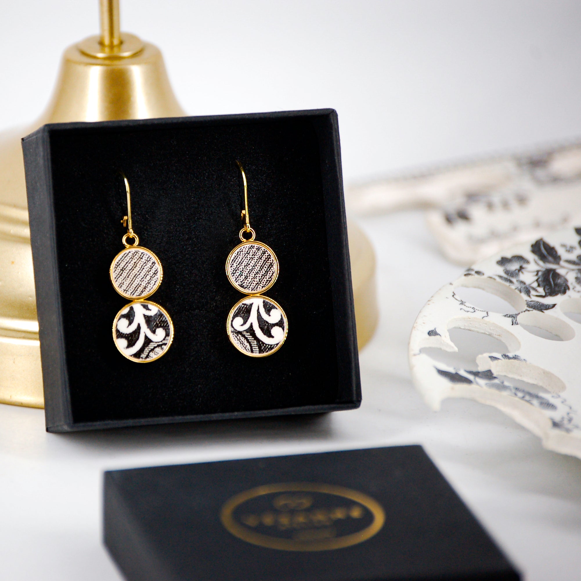 Boucles d'oreilles "Composition graphique", finition or