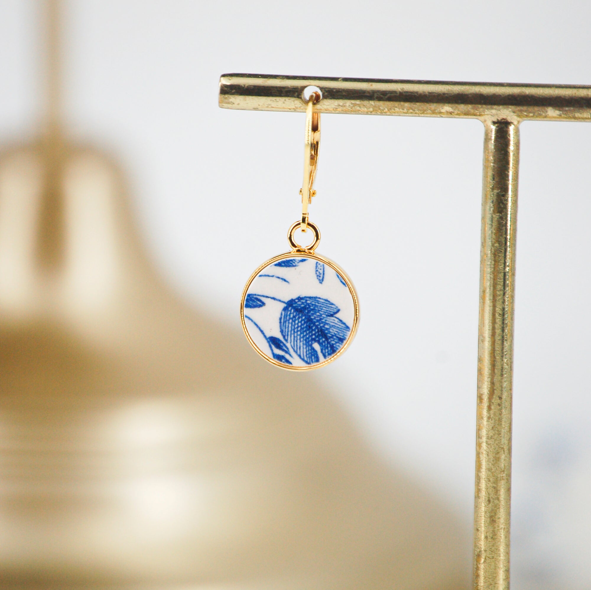 Boucles d'oreilles "Petites feuilles bleues", finition or