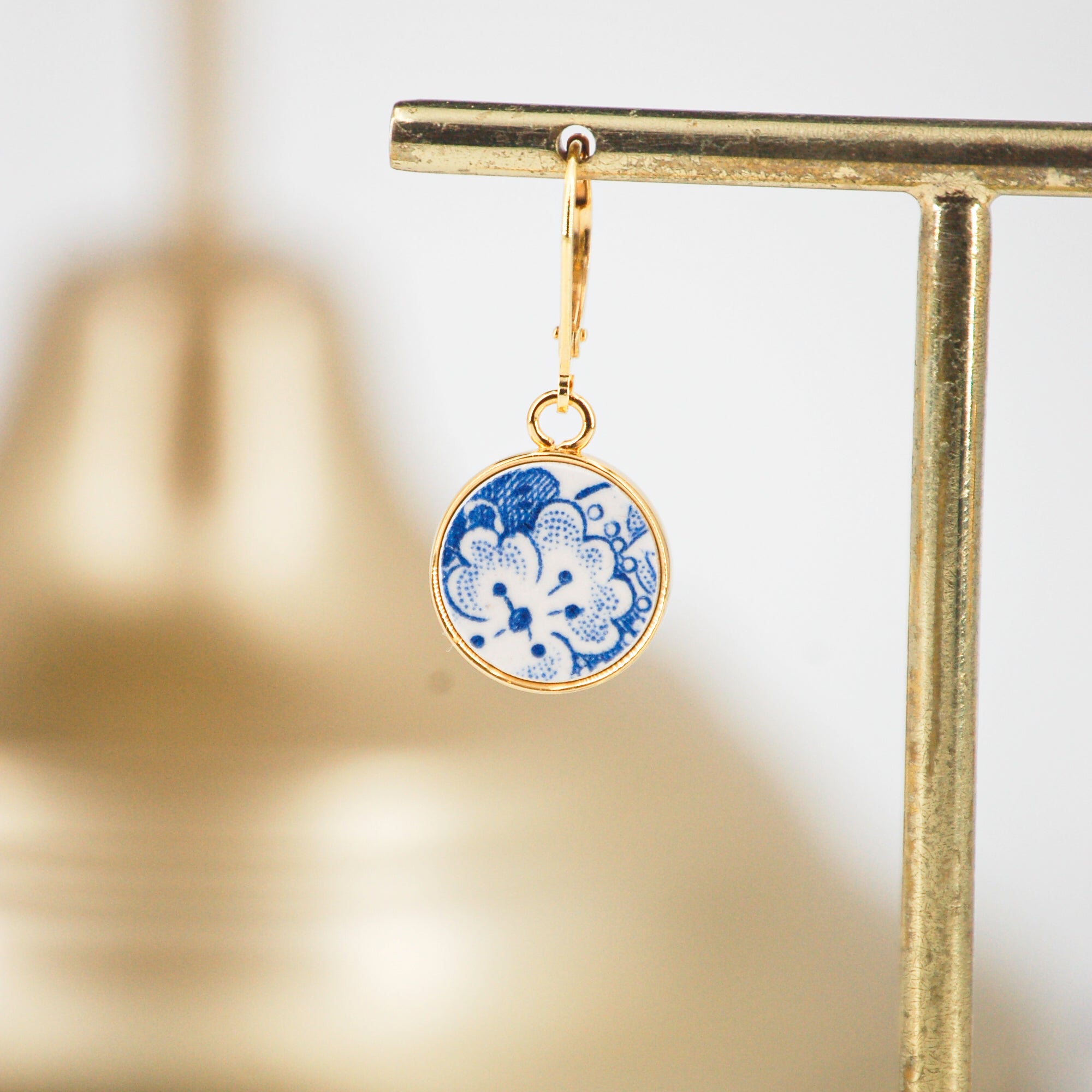 Boucles d'oreilles "Petites fleurs bleues", finition or