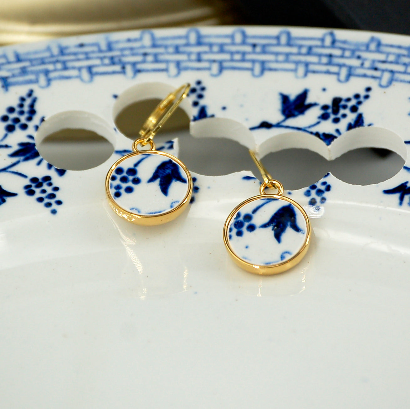 Boucles d'oreilles "Petites feuilles bleues", finition or