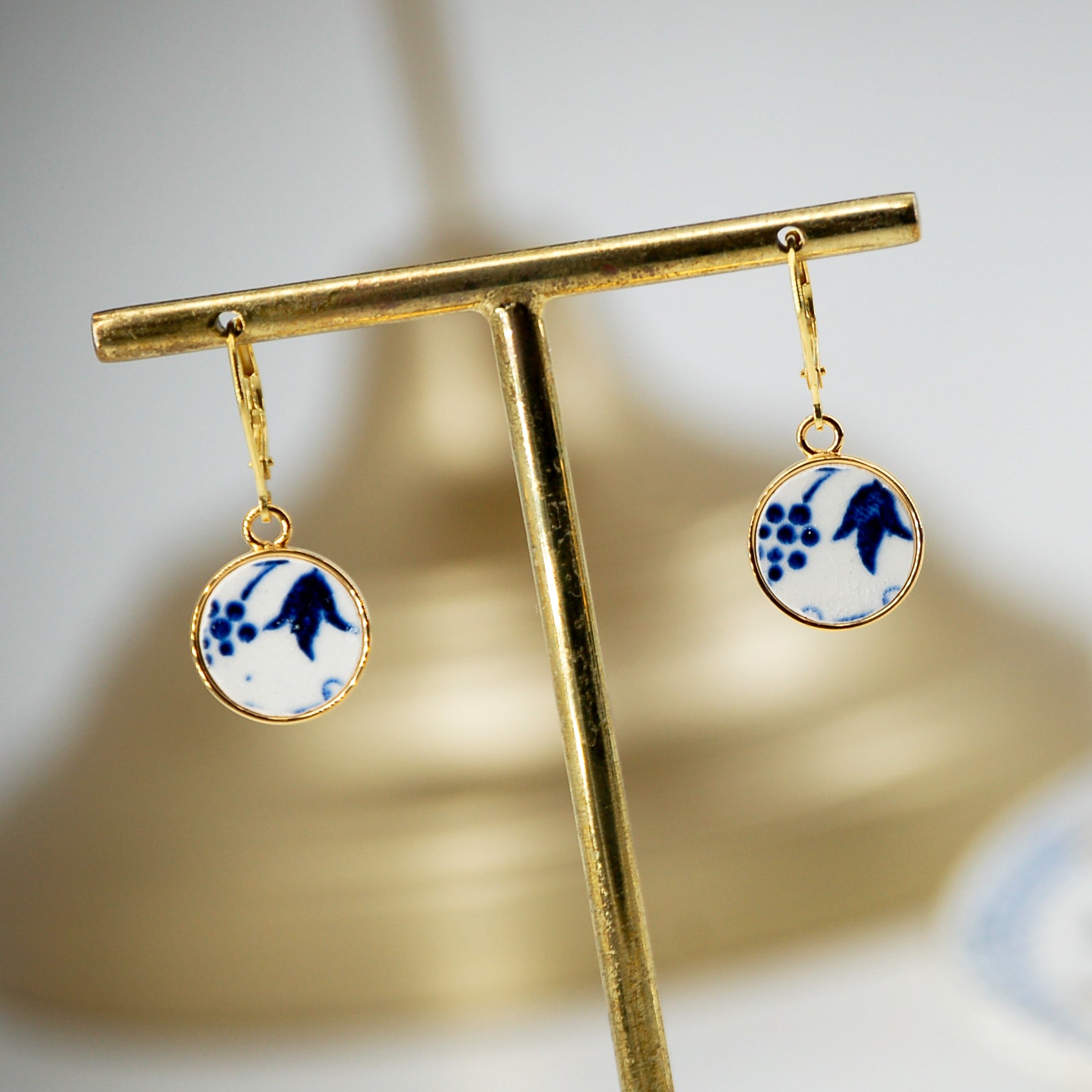 Boucles d'oreilles "Petites feuilles bleues", finition or