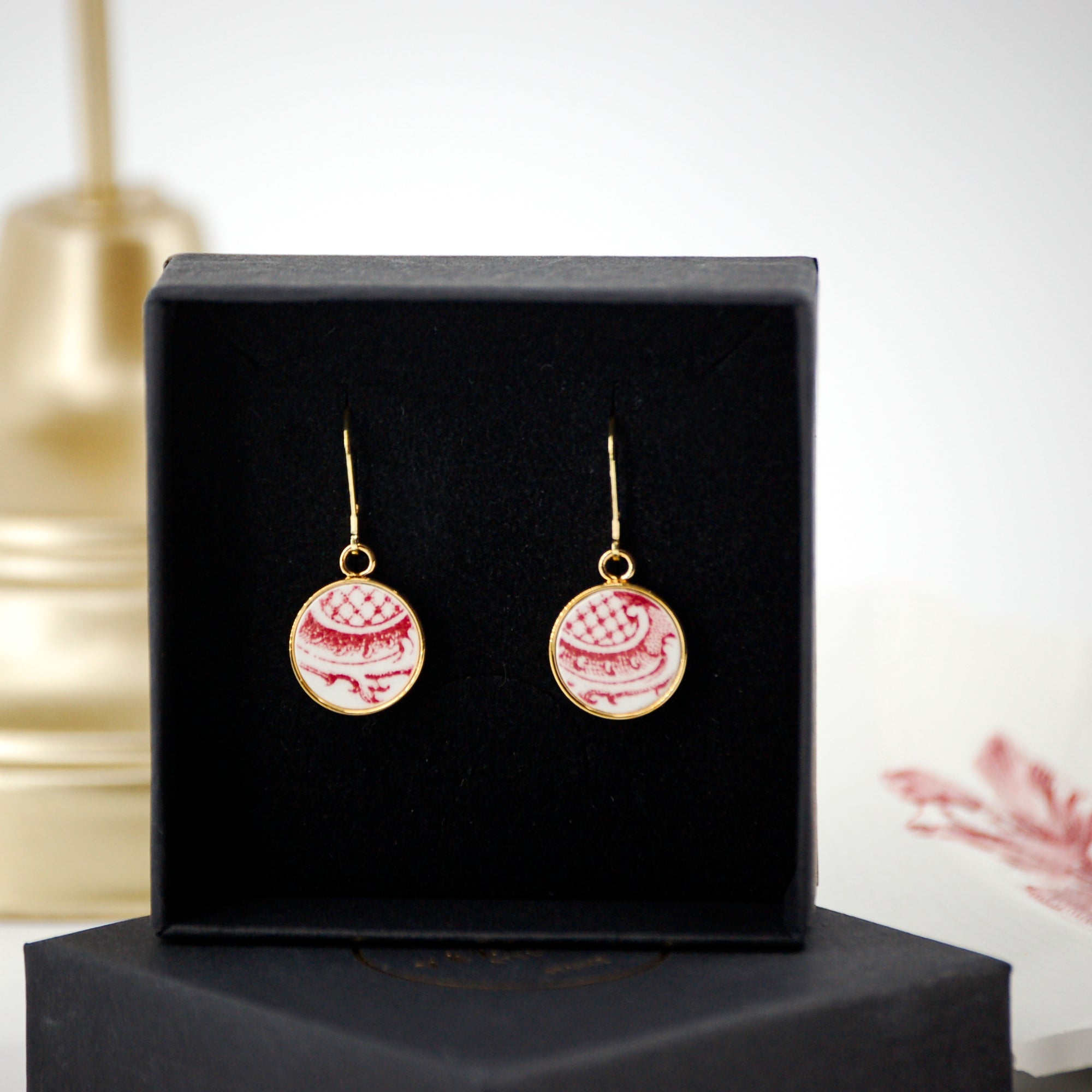 Boucles d'oreilles "Motif graphique en vieux rose", finition or