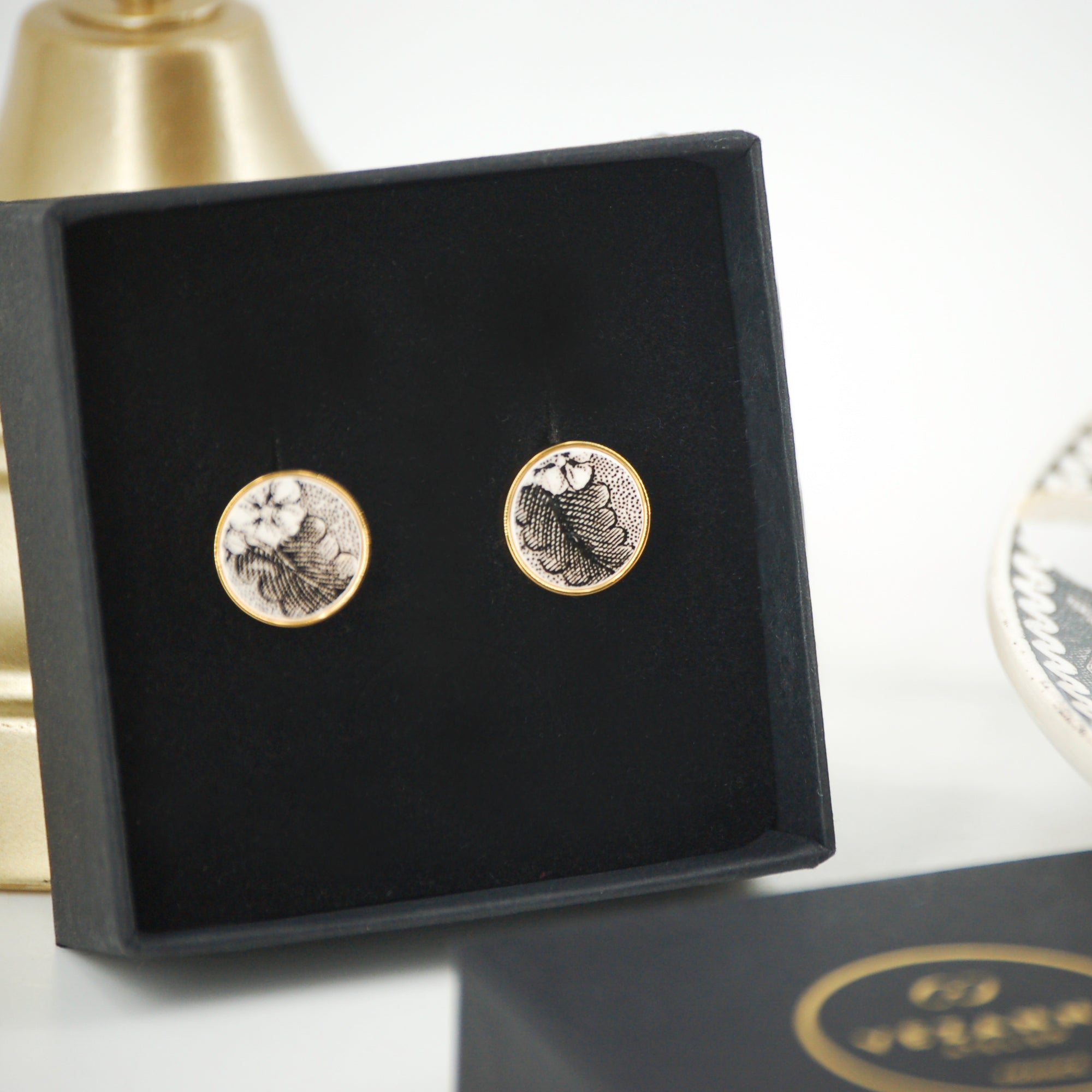 Boutons de manchette "Feuilles et fleurs", finition or