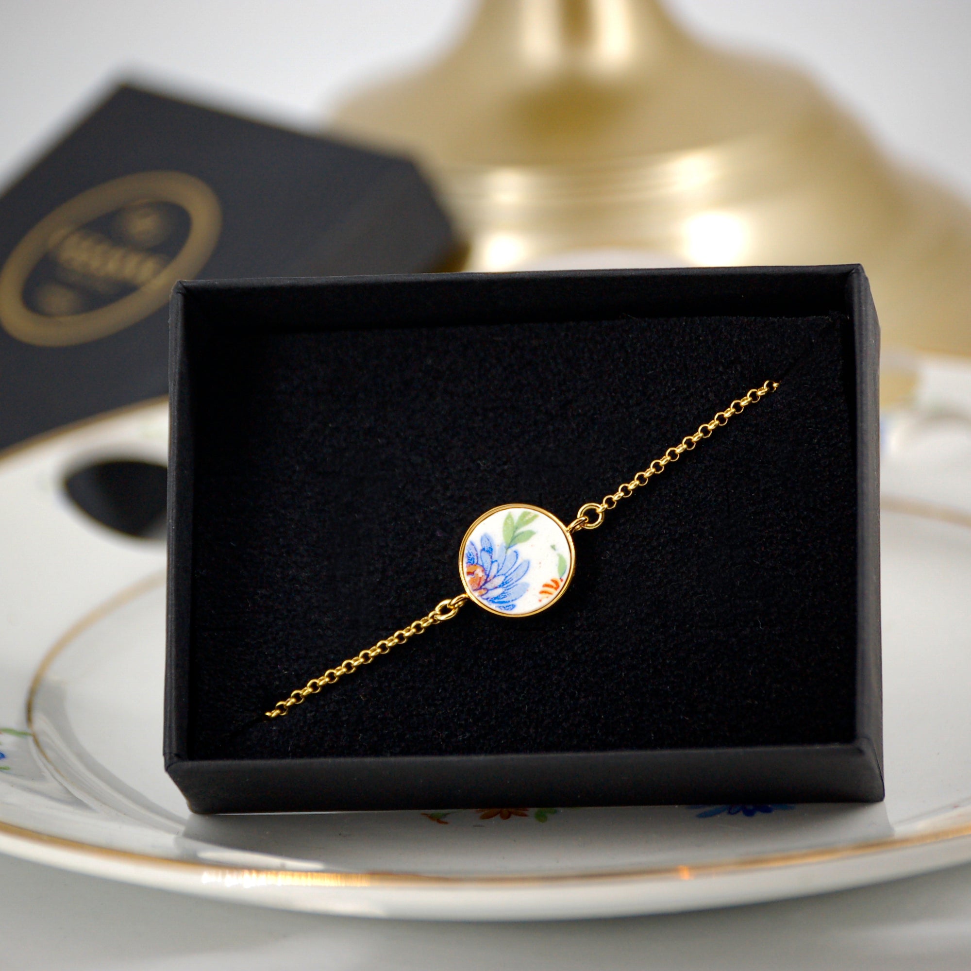 Bracelet ajustable "Aster à fleur bleue", finition or
