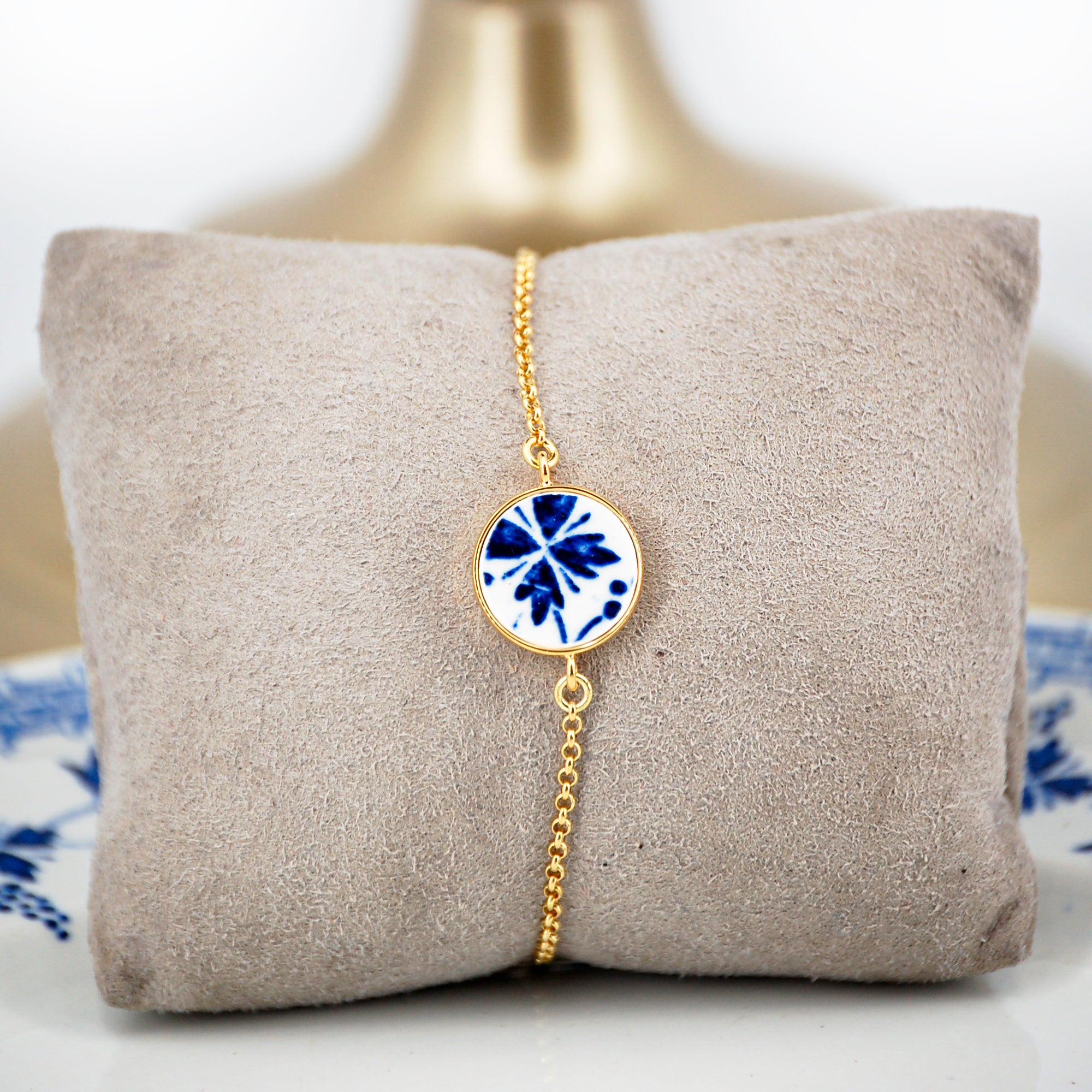 Bracelet ajustable "Fleur de bleuet stylisée"