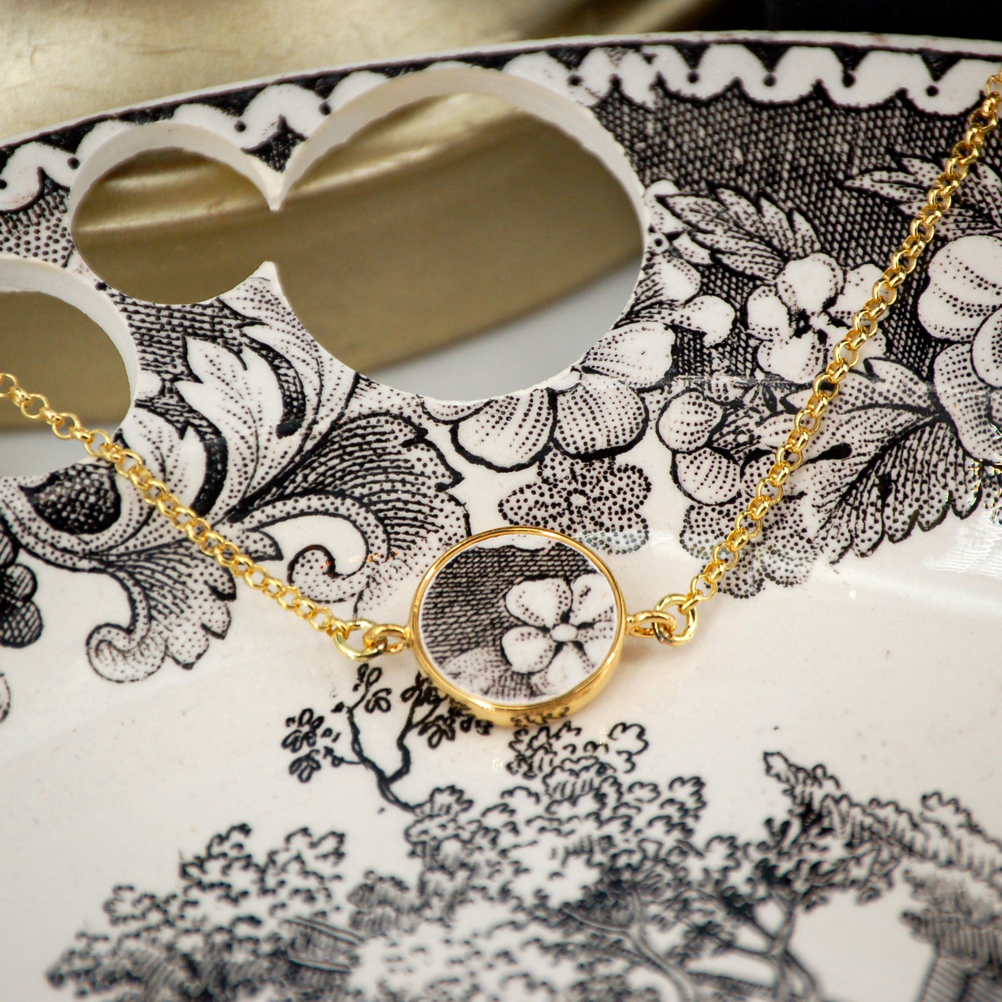 Bracelet ajustable "Petite fleur", finition or