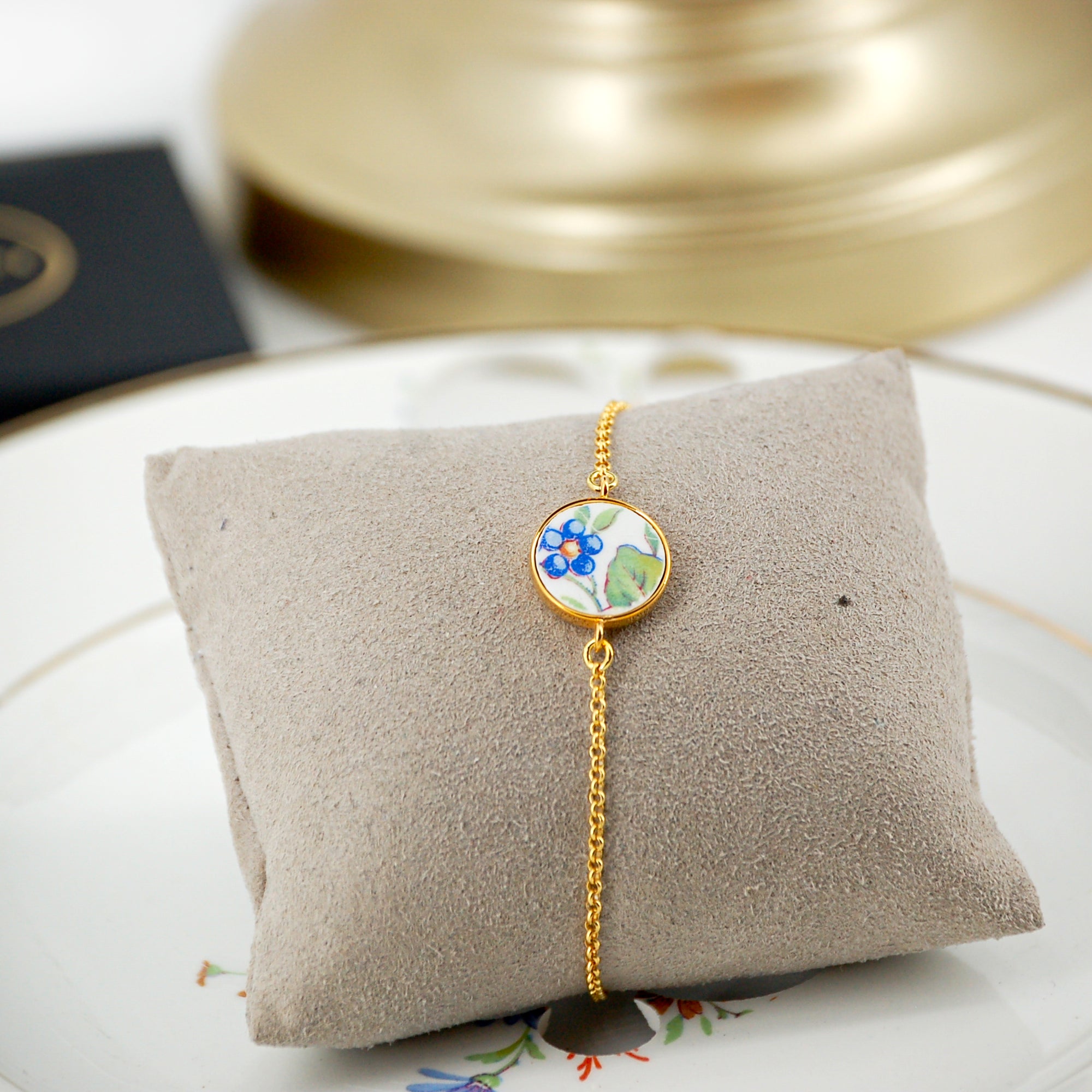 Bracelet ajustable "Petite fleur bleue", finition or