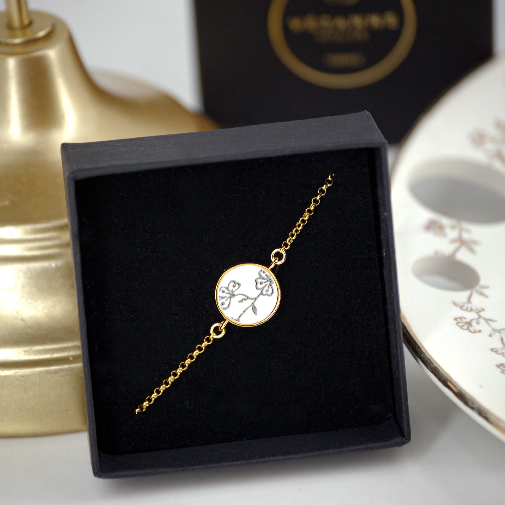 Bracelet ajustable "Délicates fleurs dorées", finition or