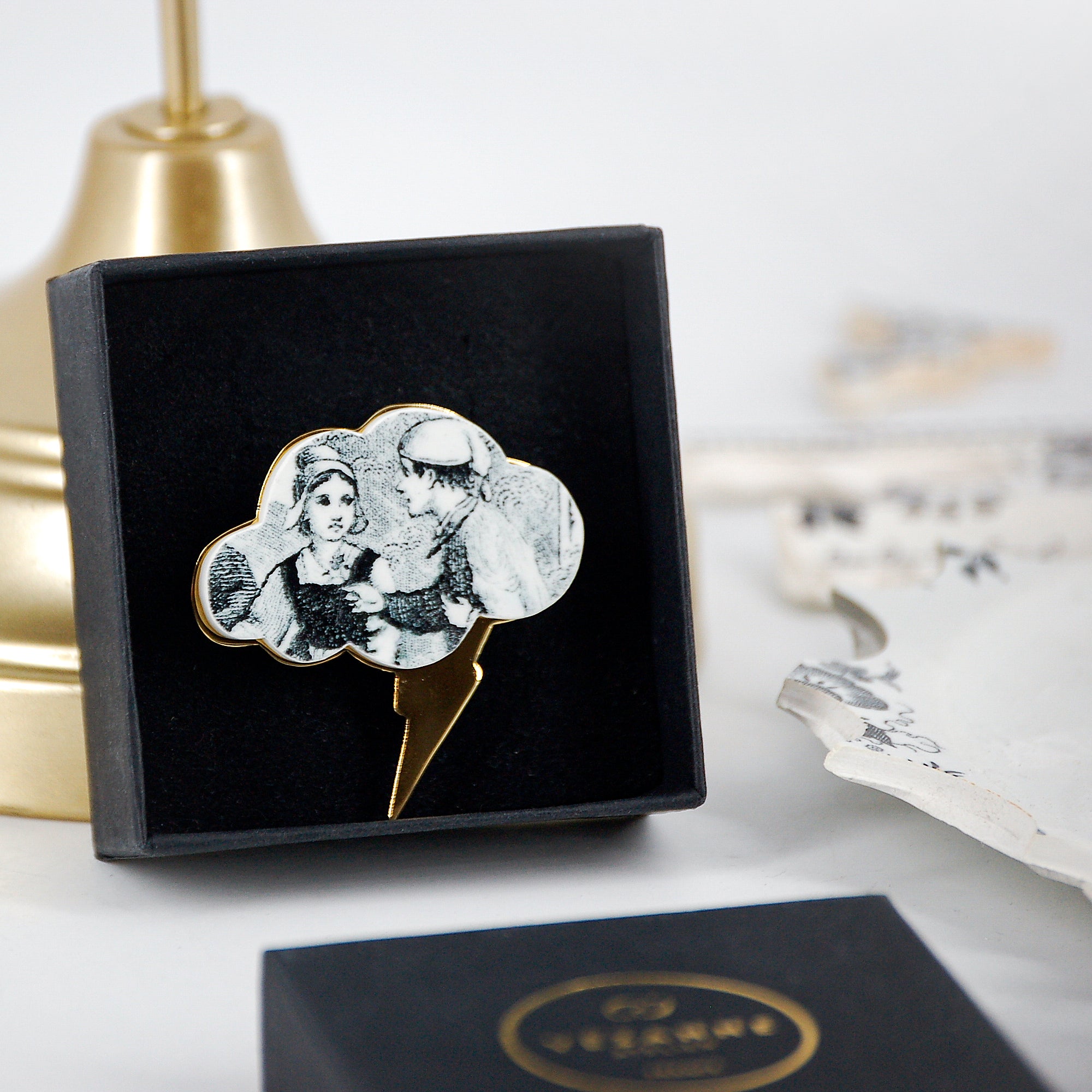 Broche nuage "La déclaration", finition or