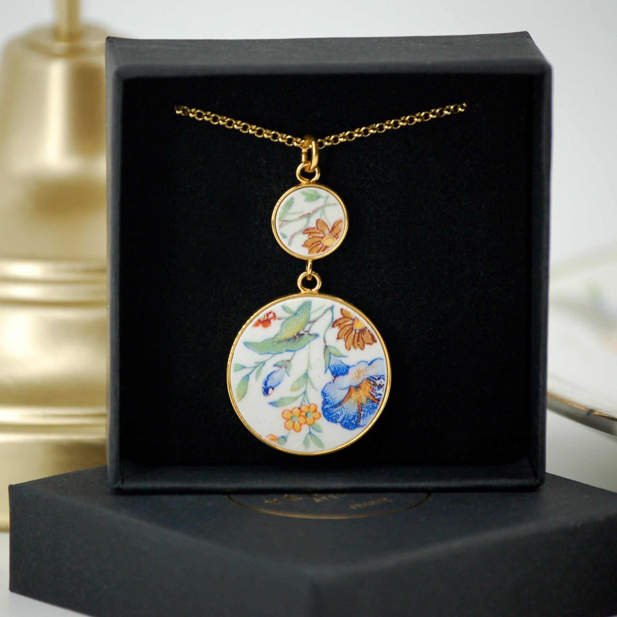 Pendentif "Campanule et petites fleurs", finition or