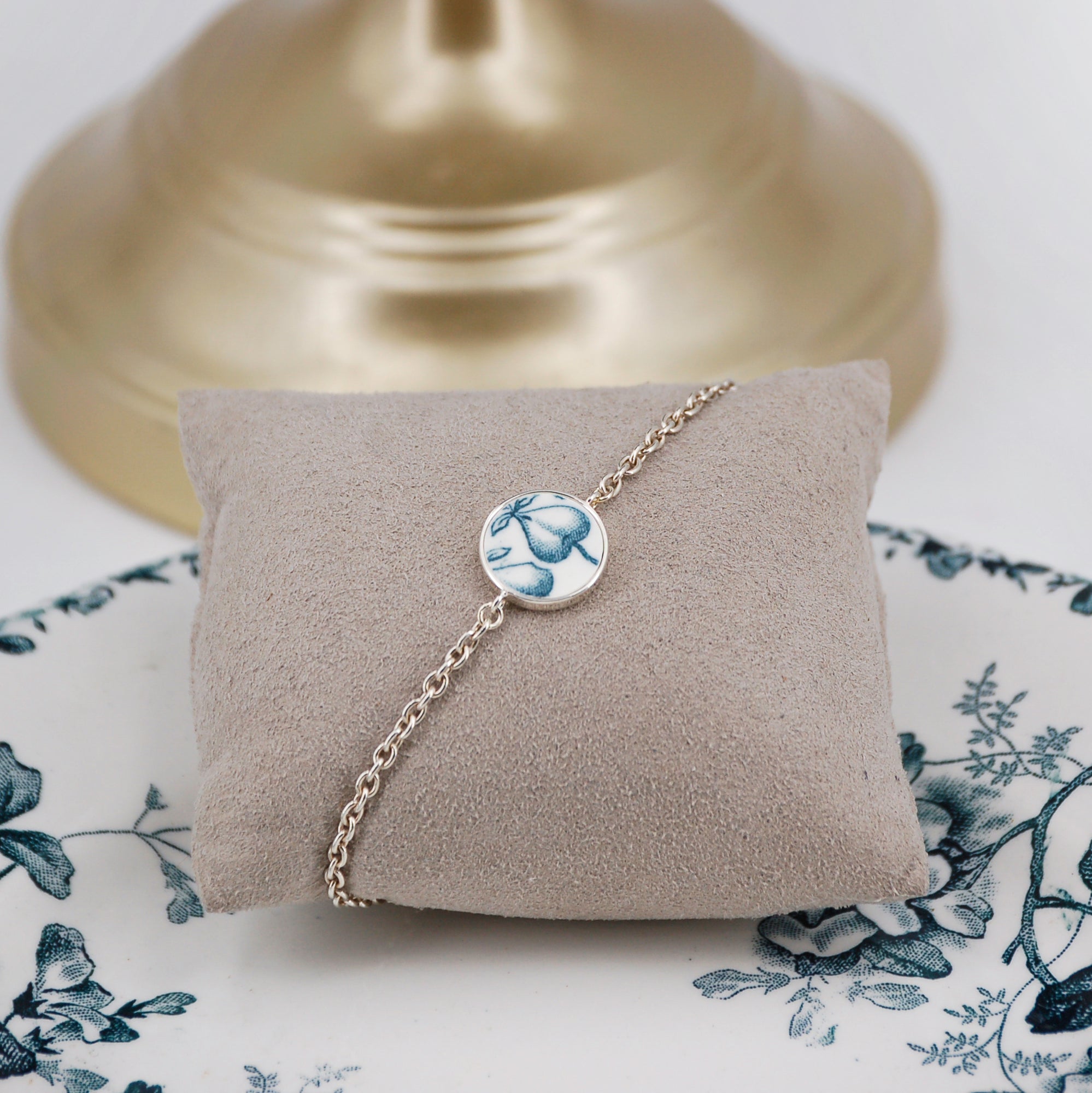 Bracelet ajustable "Petits boutons de fleurs", finition argent