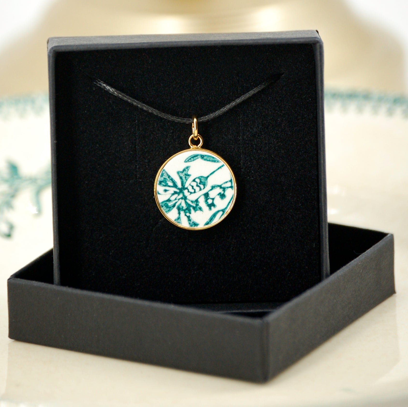 Pendentif "Fleur de bleuet", finition or