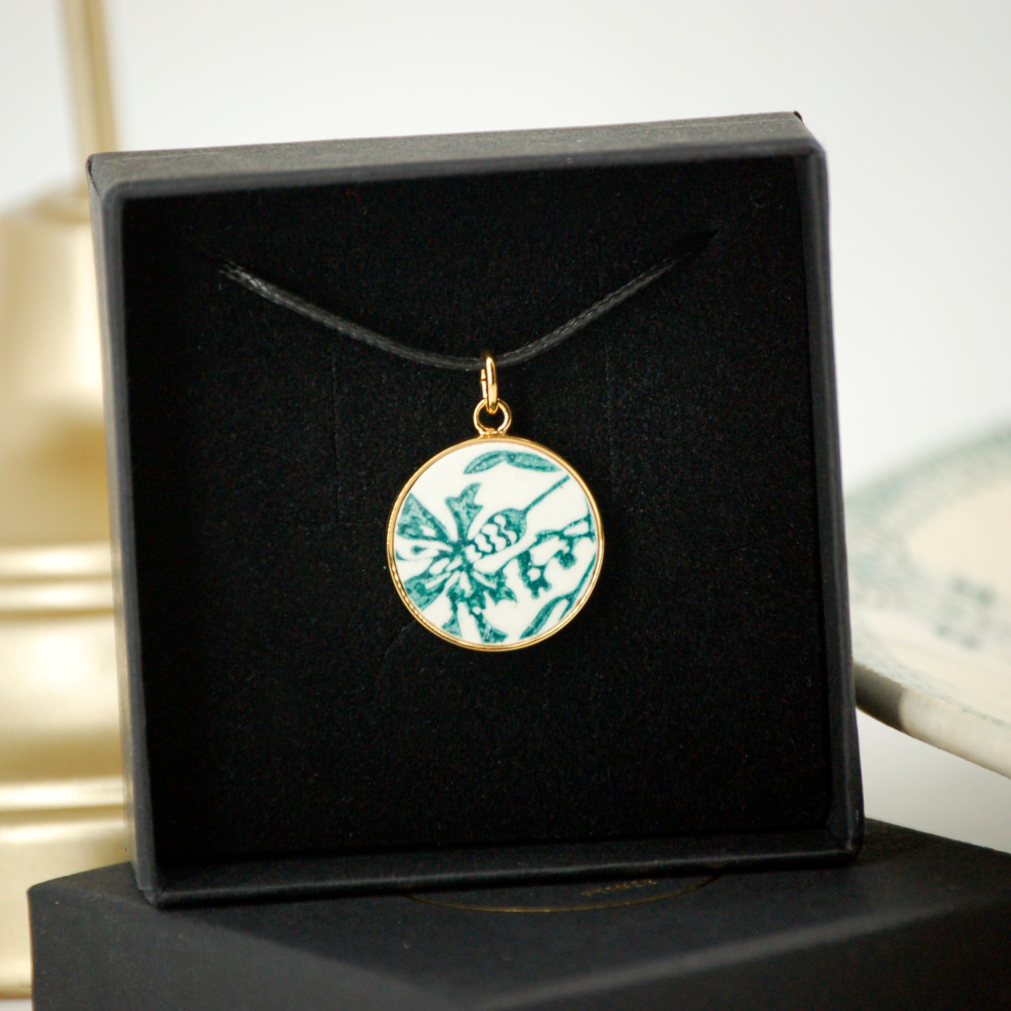 Pendentif "Fleur de bleuet", finition or