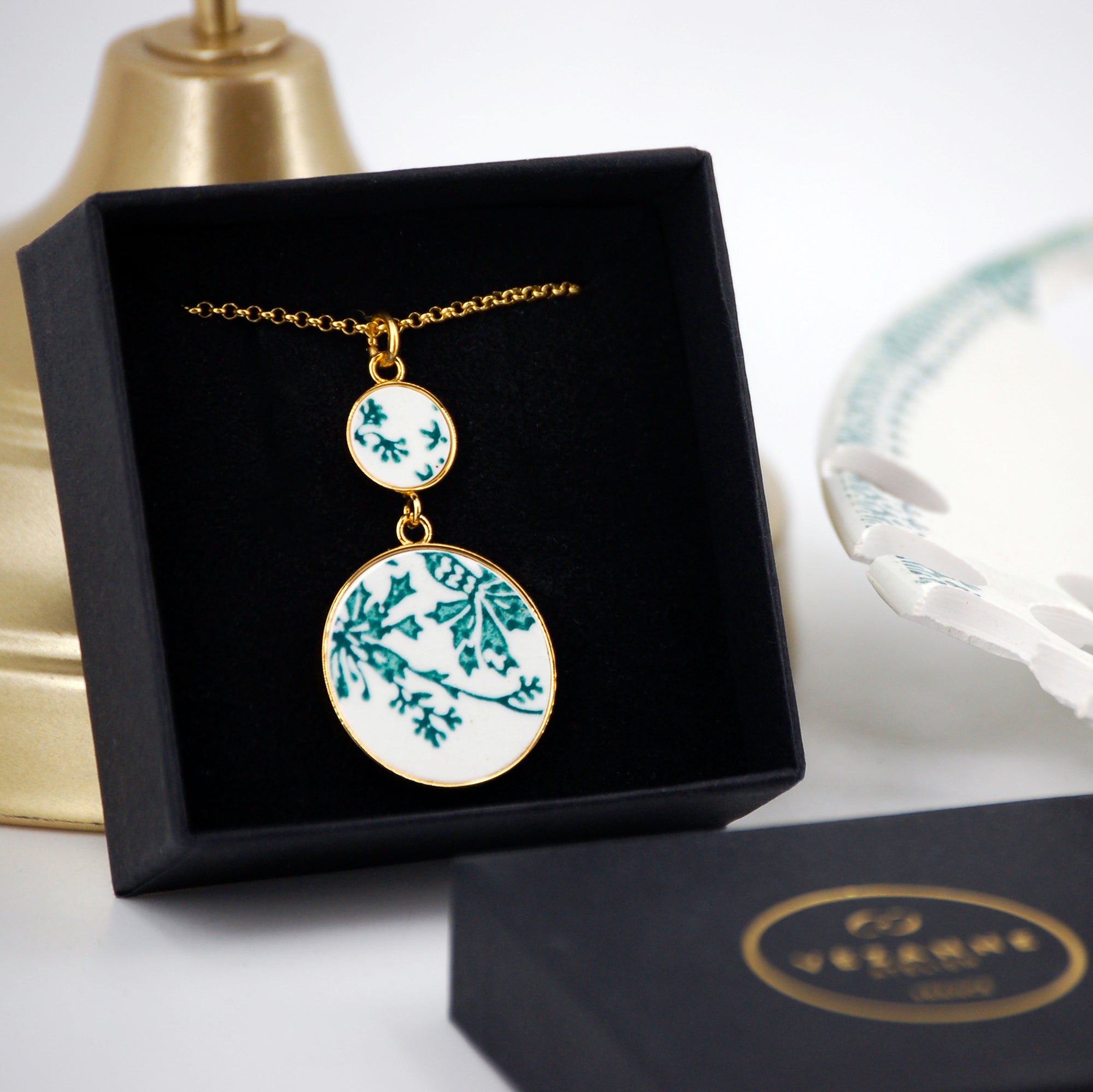 Pendentif "Bouquet et petites fleurs vertes", finition or