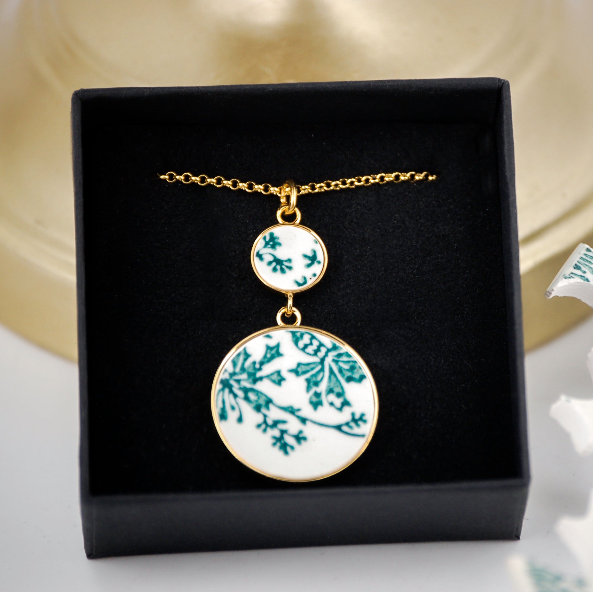 Pendentif "Bouquet et petites fleurs vertes", finition or