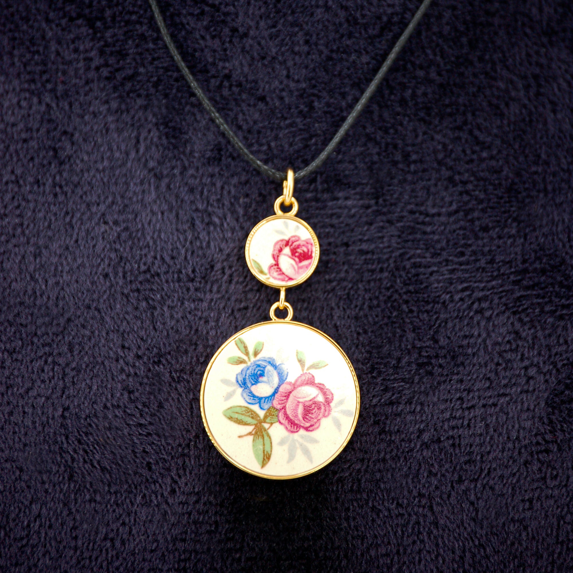 Pendentif "Bouquet de fleurs bleu et rose", finition or