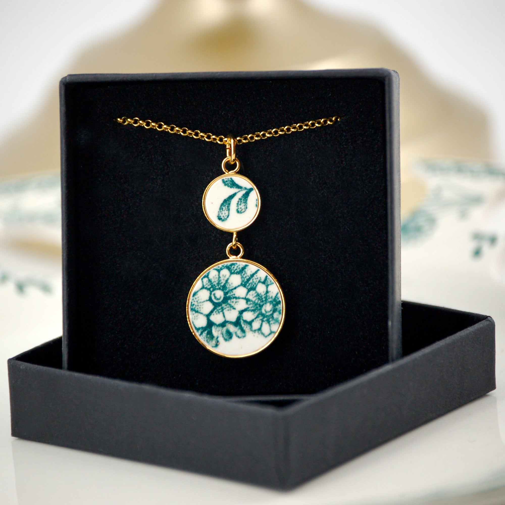 Pendentif "Bouquet de fleurs vertes", finition or