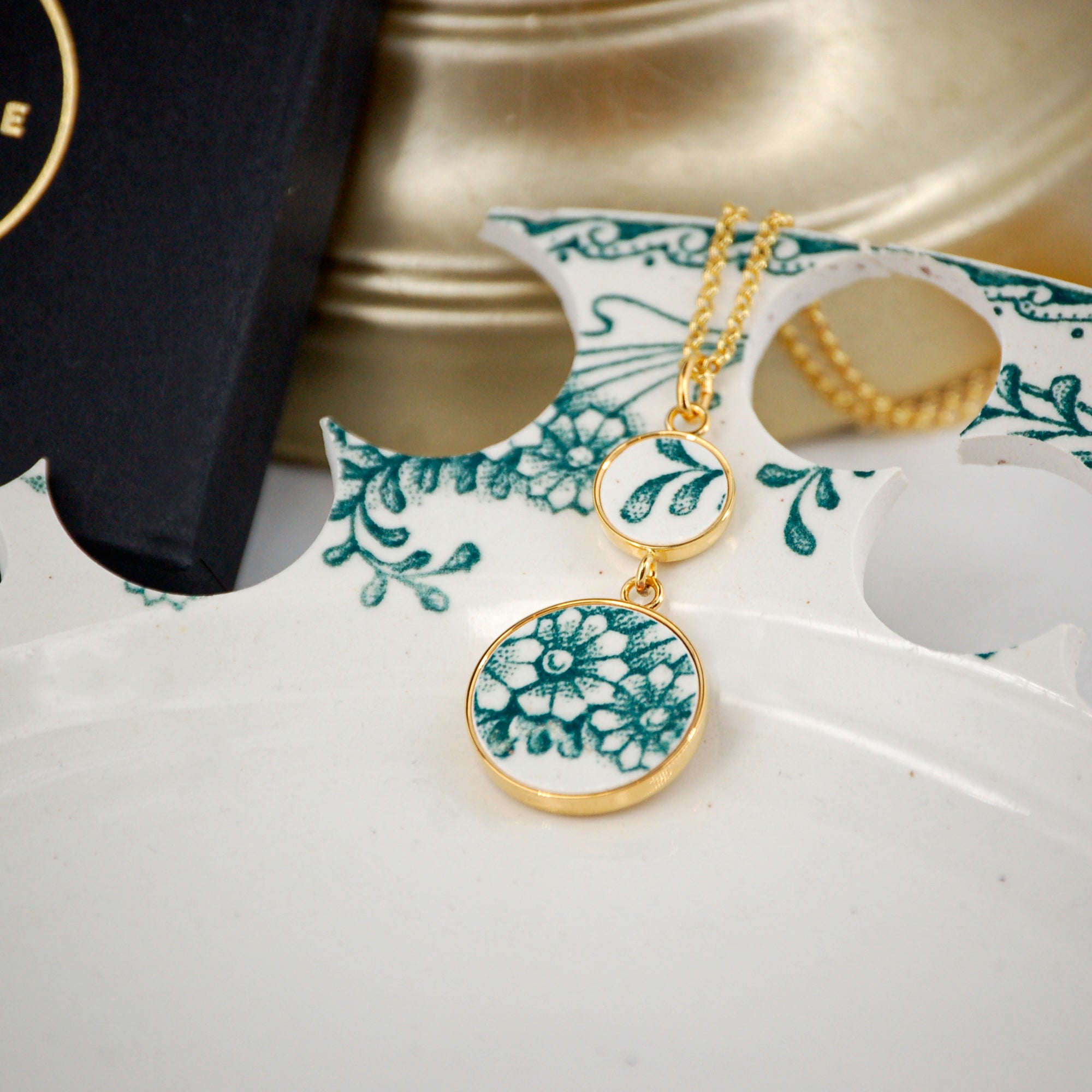 Pendentif "Bouquet de fleurs vertes", finition or