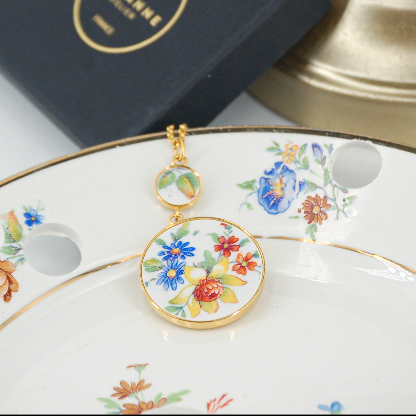 Pendentif "Charmant bouquet de fleurs"