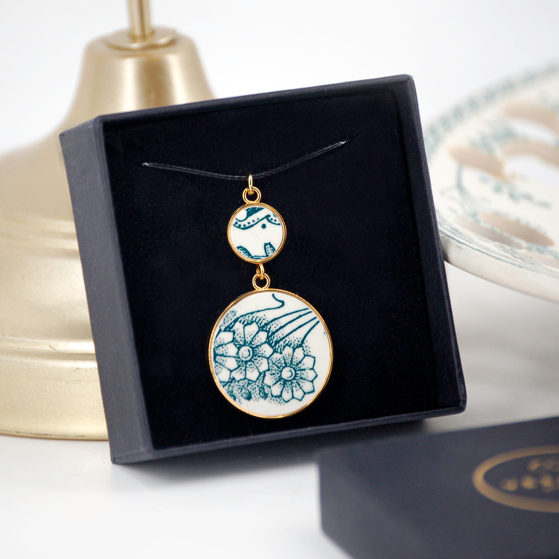 Pendentif "Bouquet de fleurs vertes"