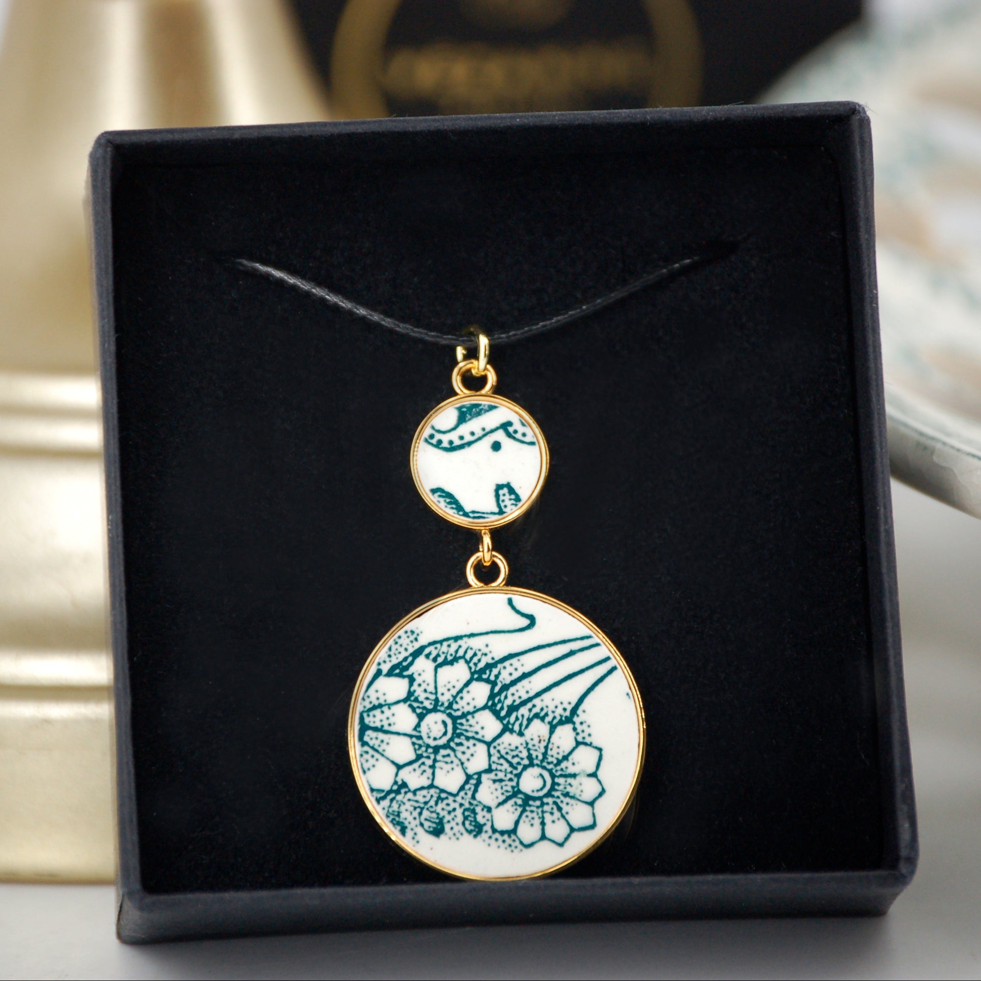 Pendentif "Bouquet de fleurs vertes"