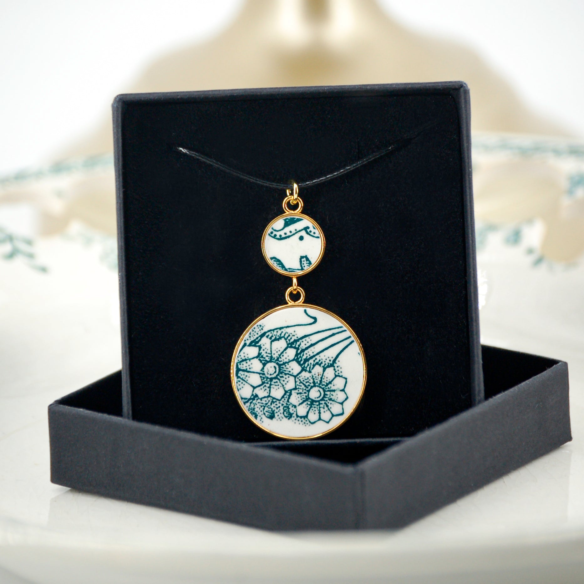 Pendentif "Bouquet de fleurs vertes"