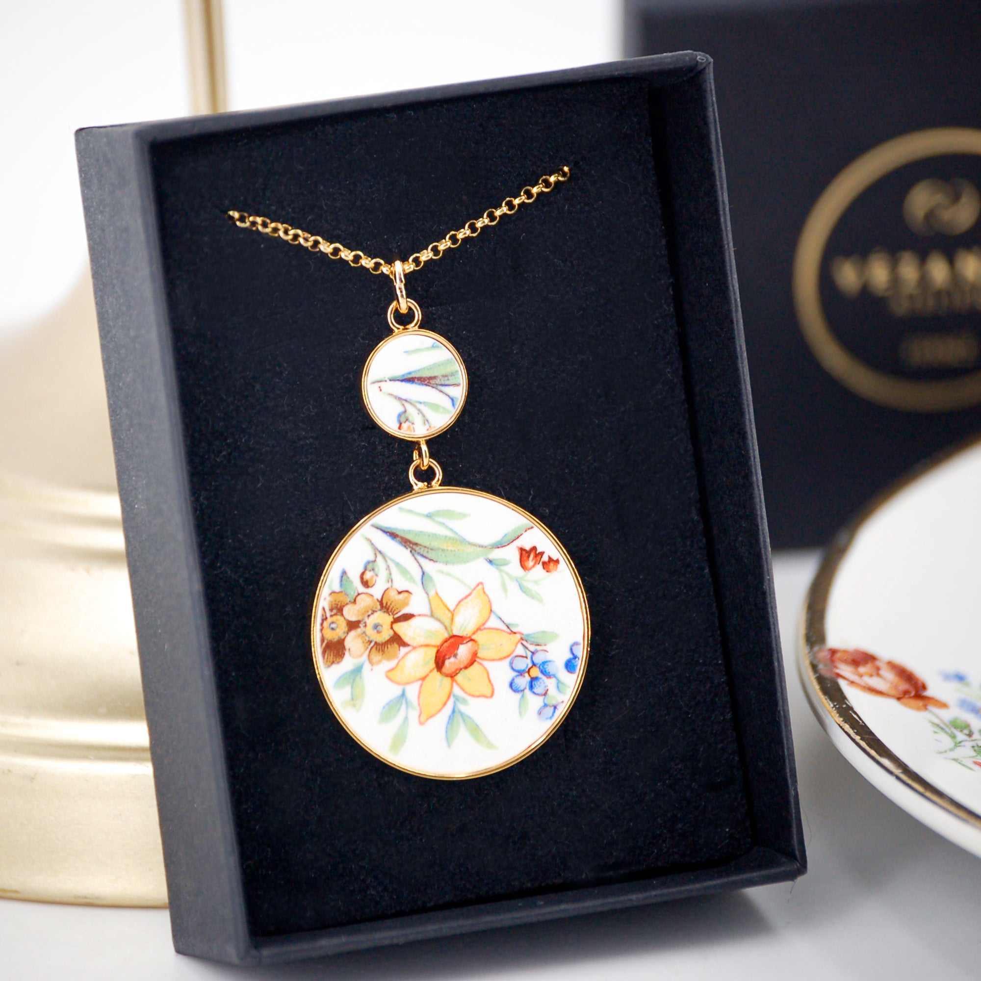 Pendentif "Jonquille et petites fleurs"