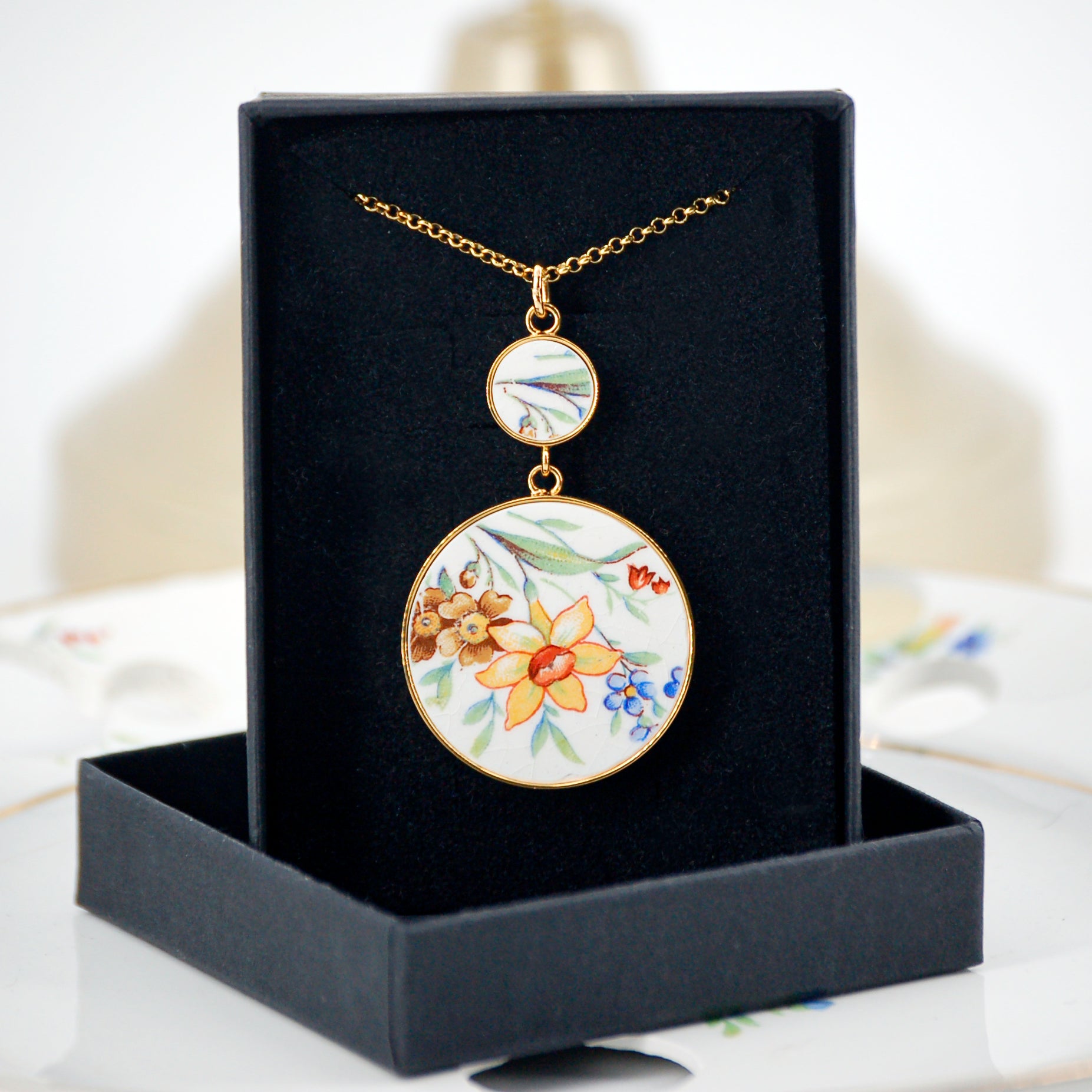 Pendentif "Jonquille et petites fleurs"