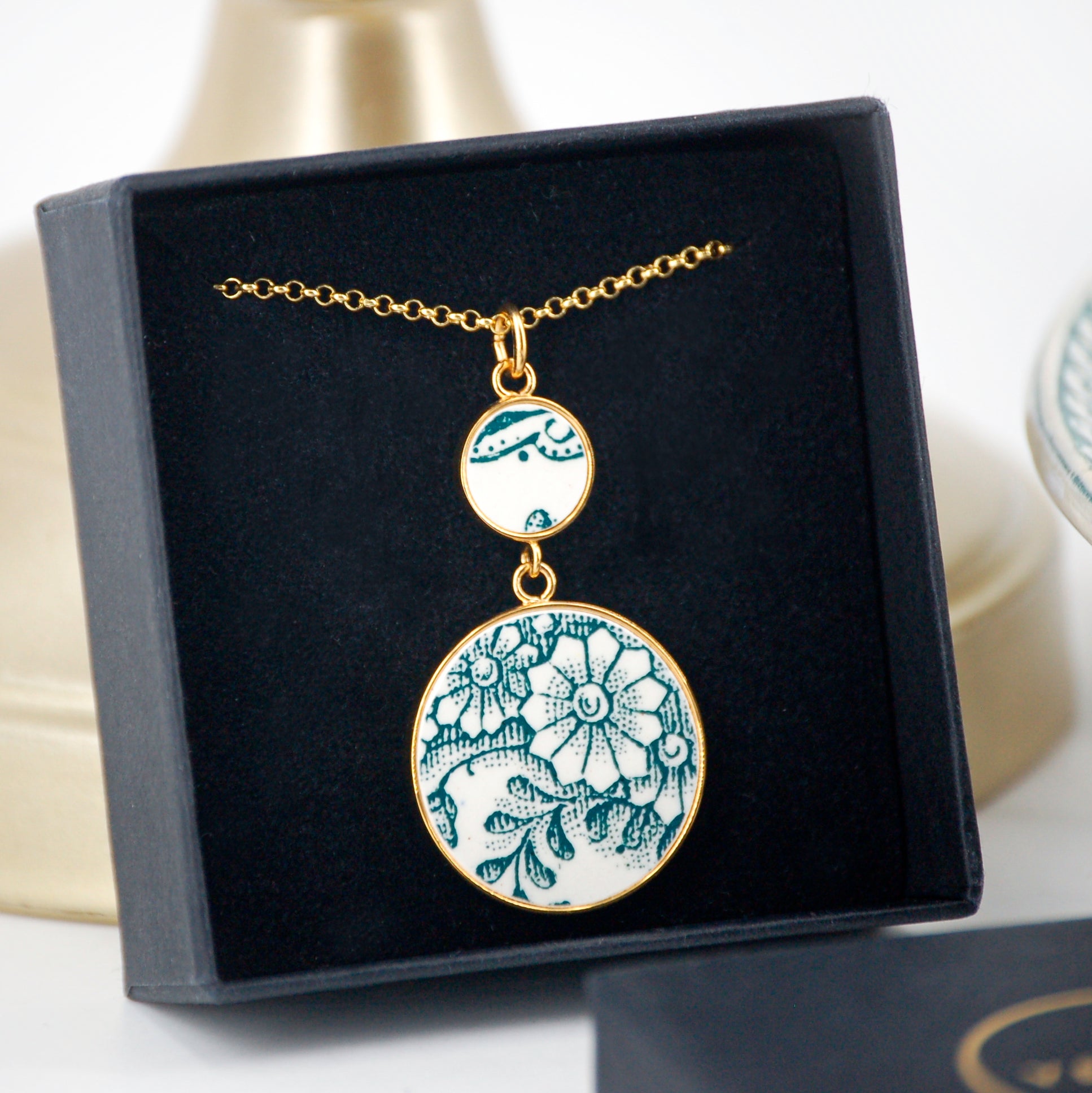 Pendentif "Bouquet de fleurs vertes"