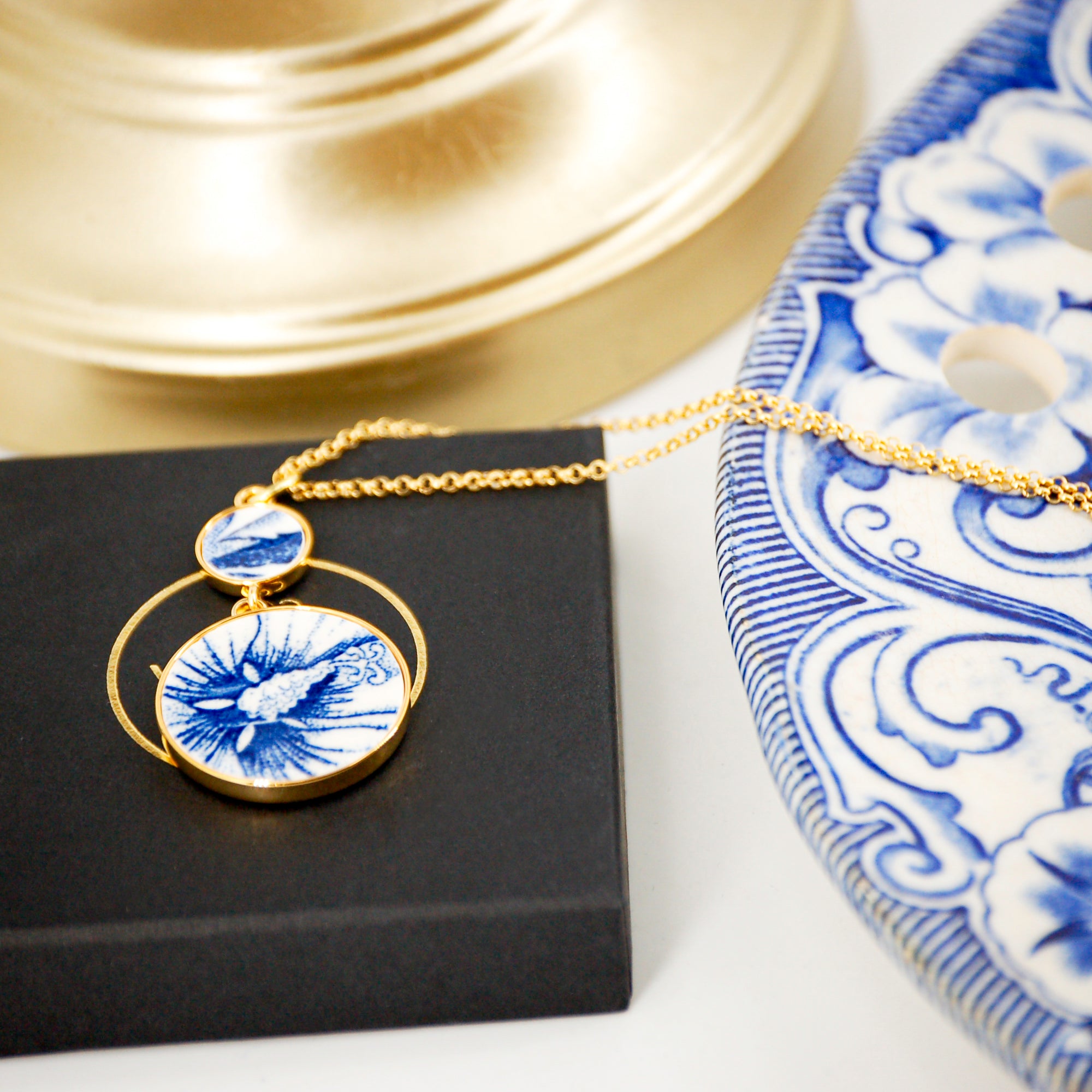 Pendentif "Pistil d'hibiscus", finition or
