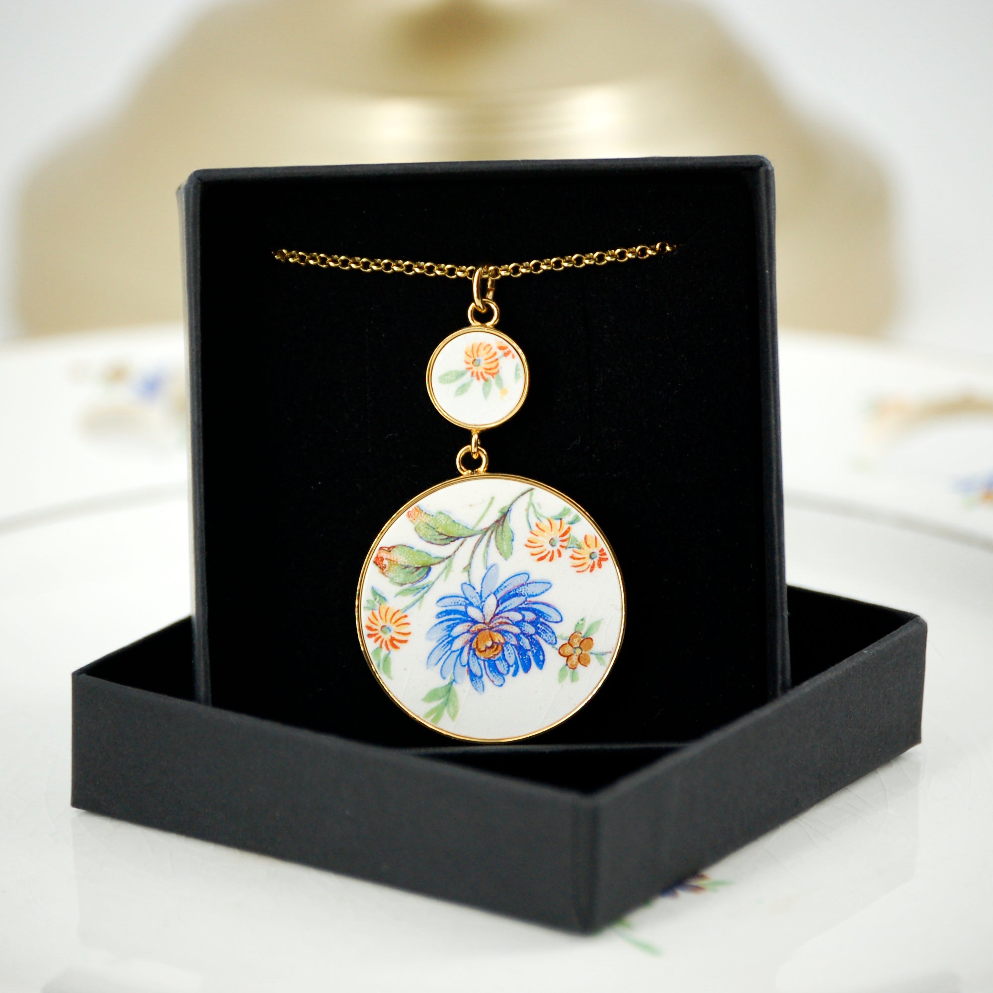 Pendentif "Aster et petites fleurs jaunes ", finition or