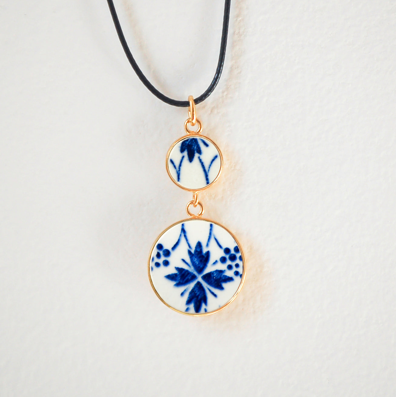 Pendentif "Fleur stylisée", finition or