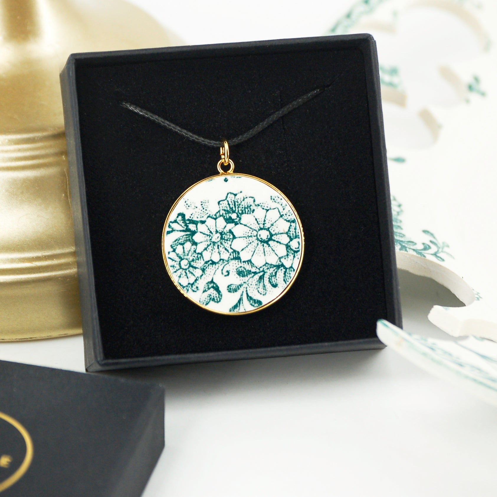 Pendentif "Fleurs vertes"