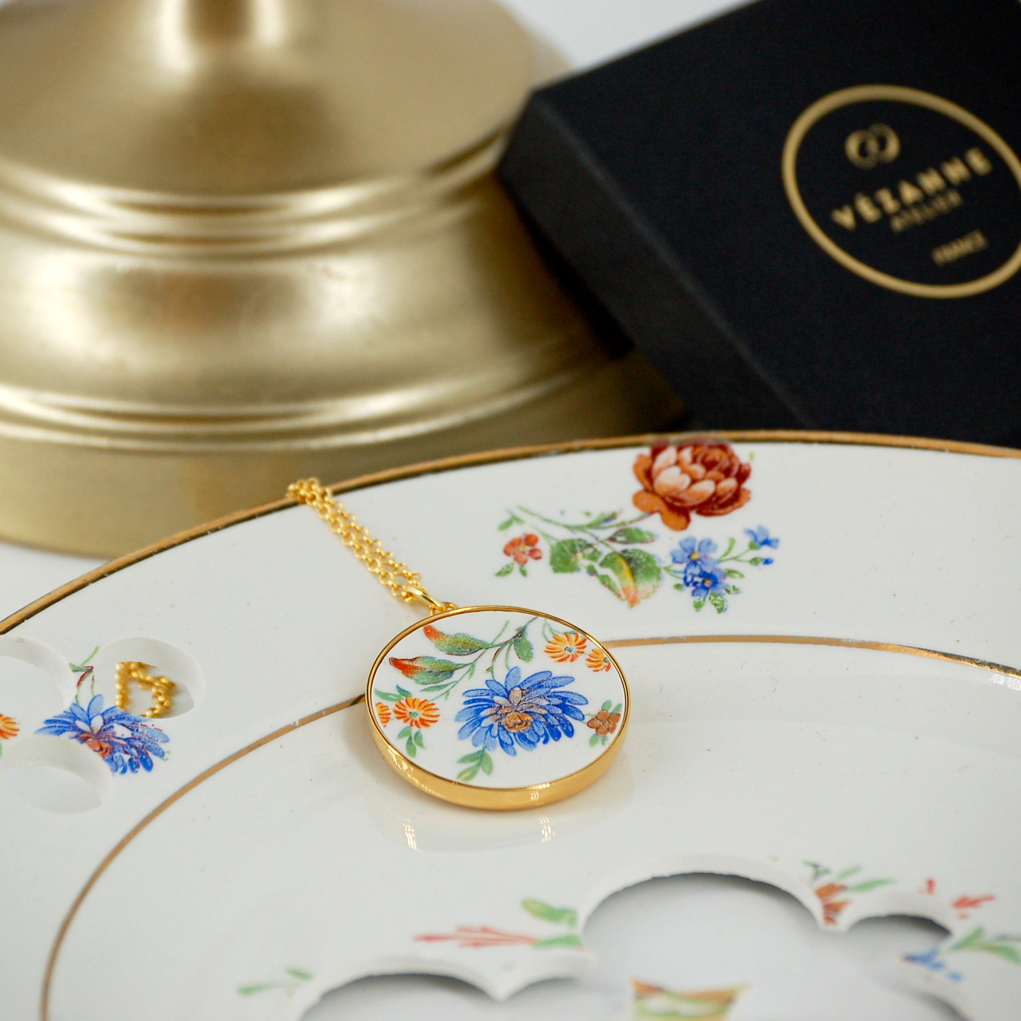 Pendentif "Aster et ses petites fleurs jaunes", finition or