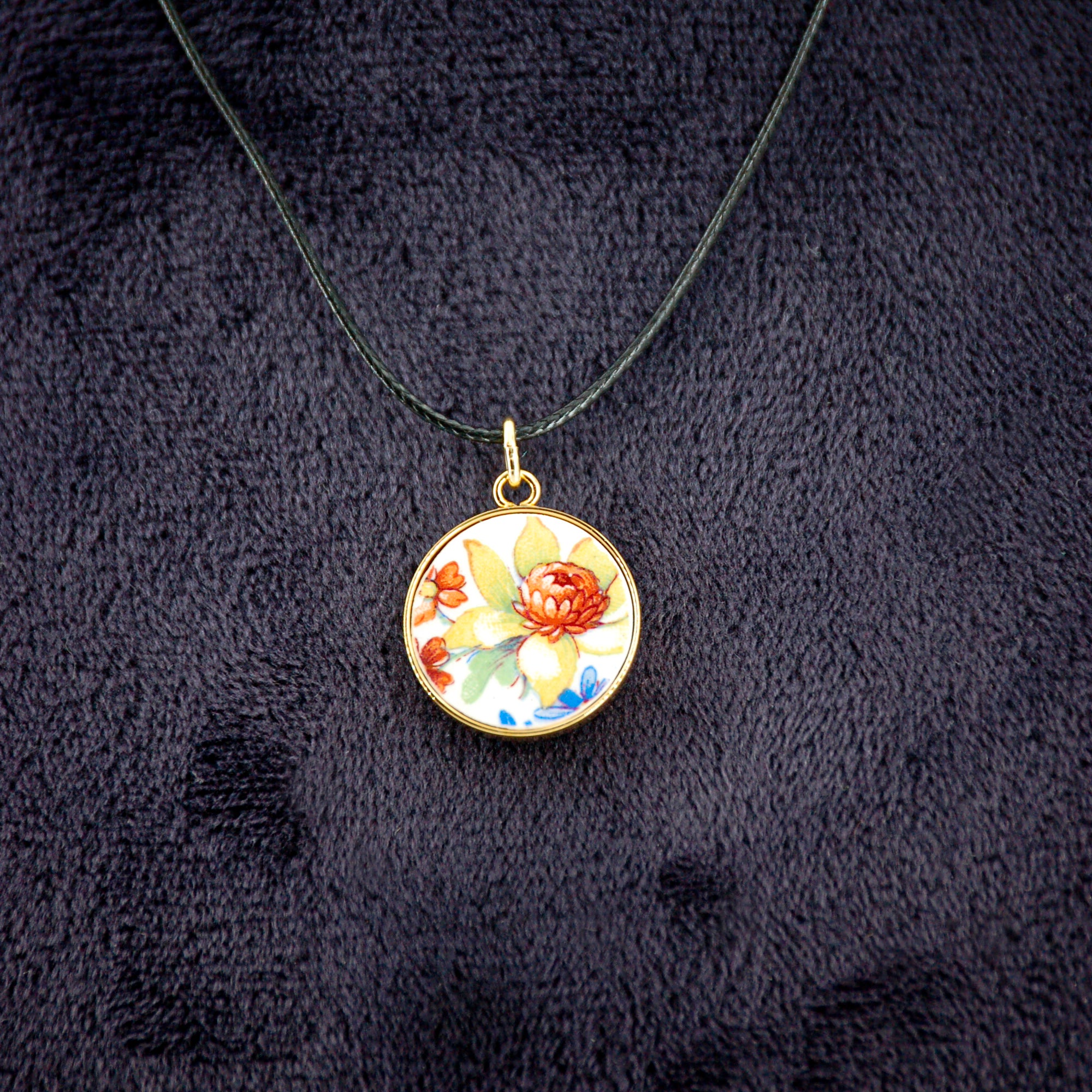 Pendentif "Bouquet floral en jaune et bleu", finition or
