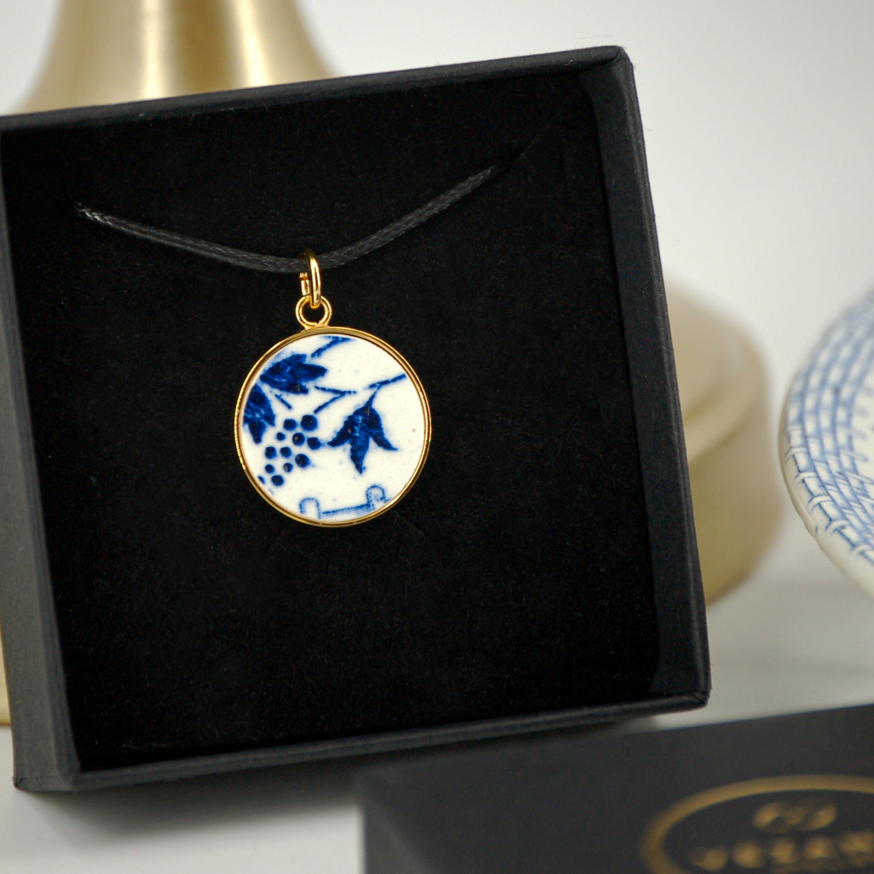 Pendentif "Les fleurs du Moulin des Loups", finition or