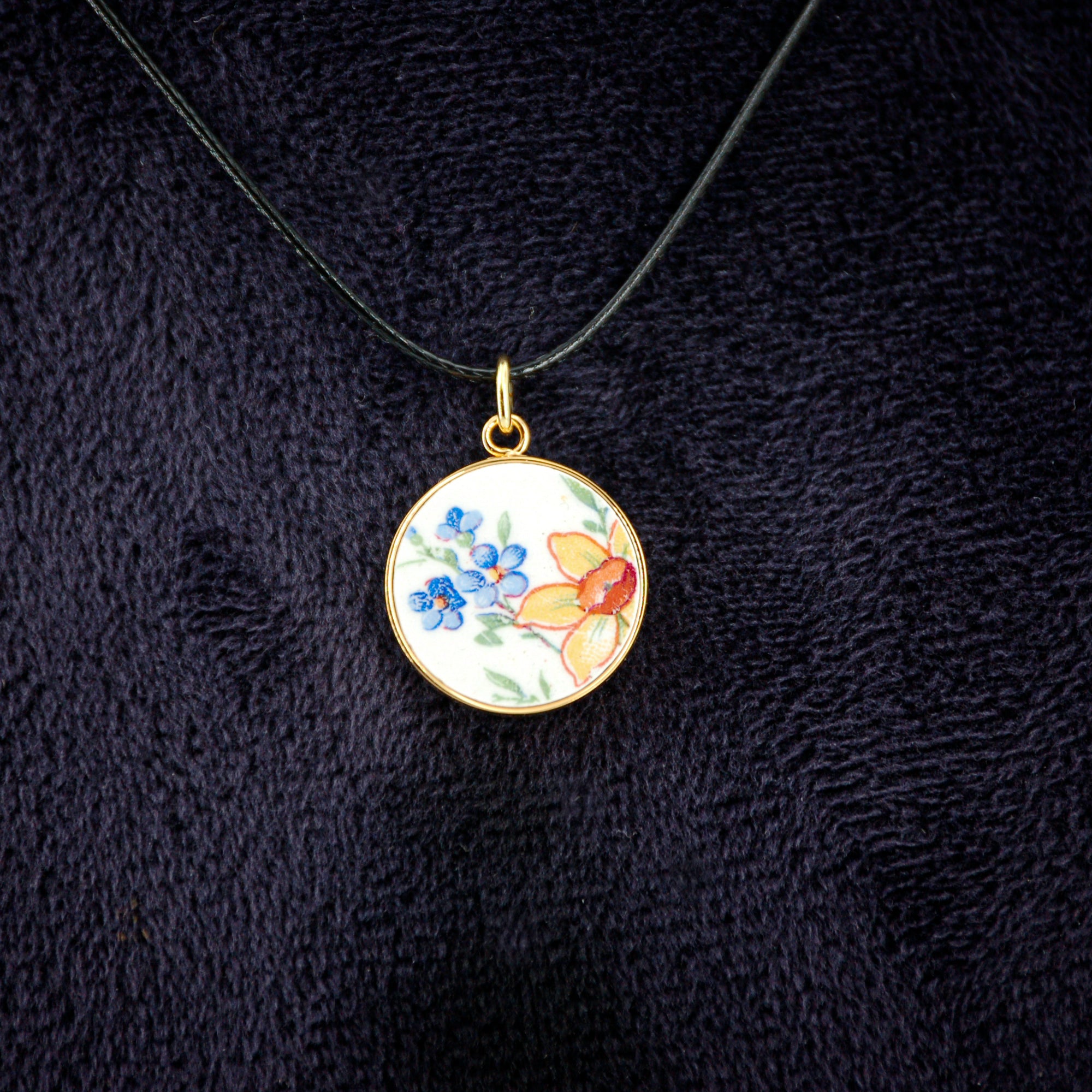 Pendentif "Bouquet de fleurs bleu et jaune", finition or