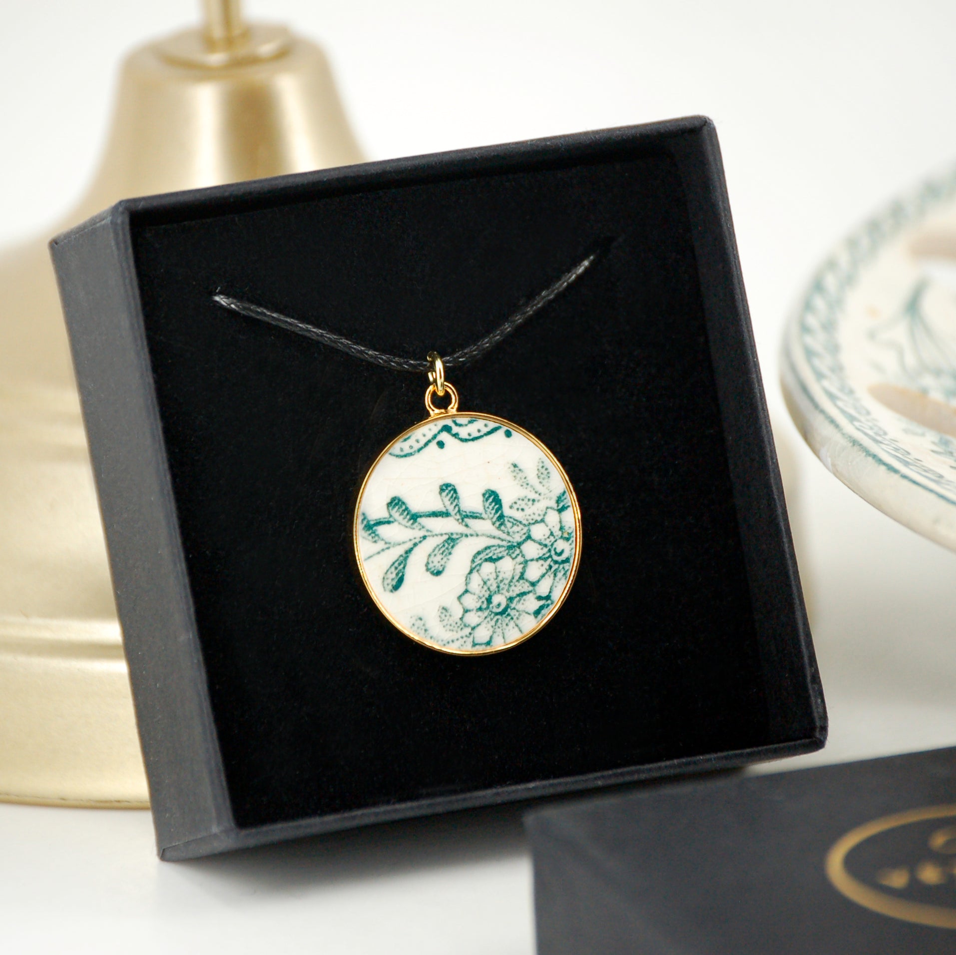 Pendentif "Fleurs vertes"